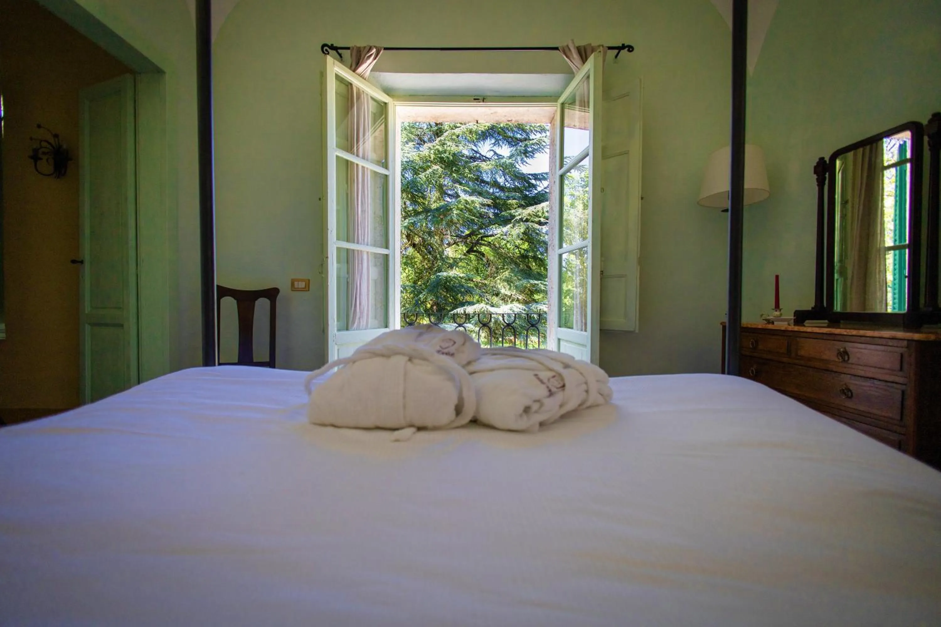 Photo of the whole room in Borgo Laticastelli