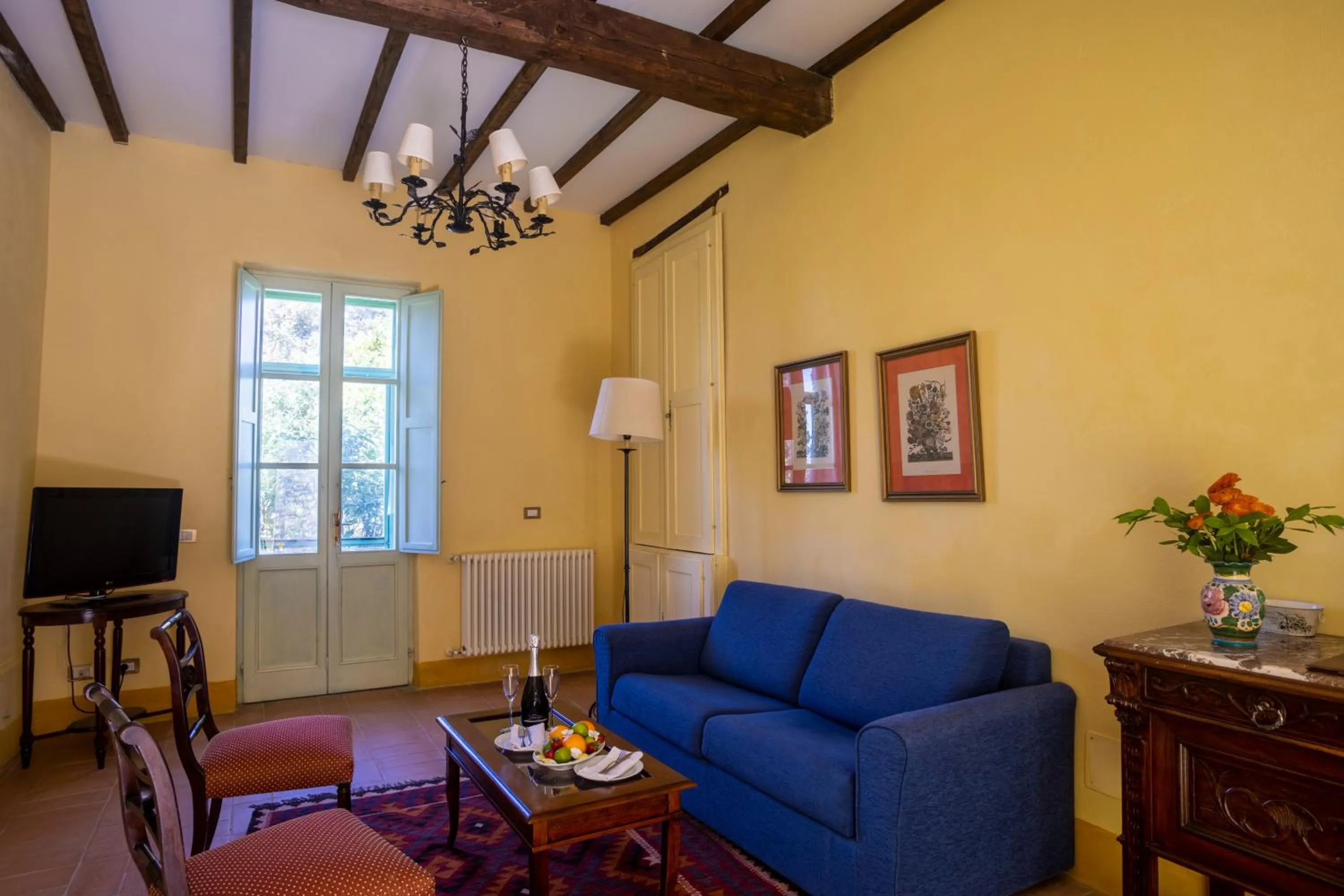 Living room in Borgo Laticastelli