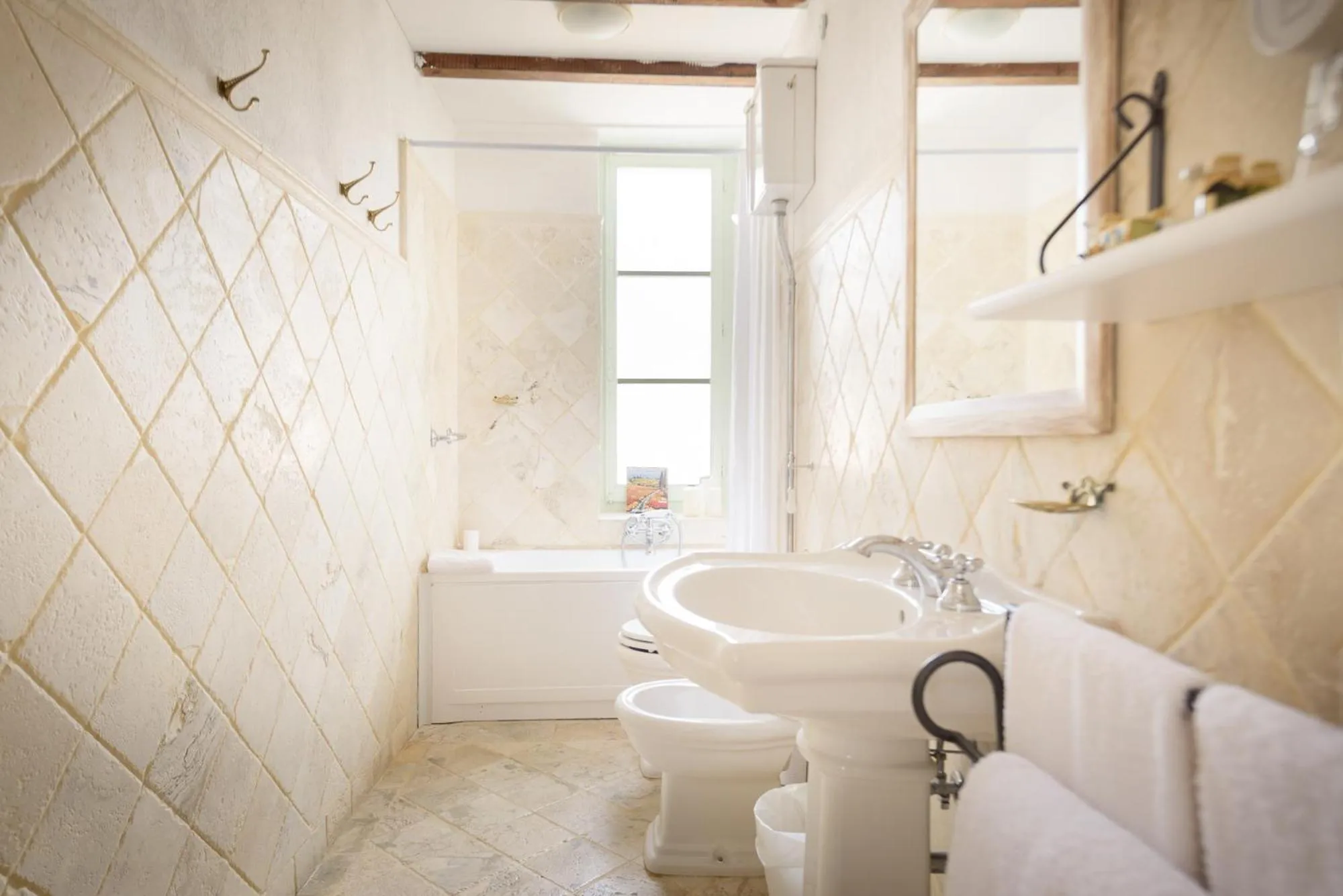 Shower in Borgo Laticastelli