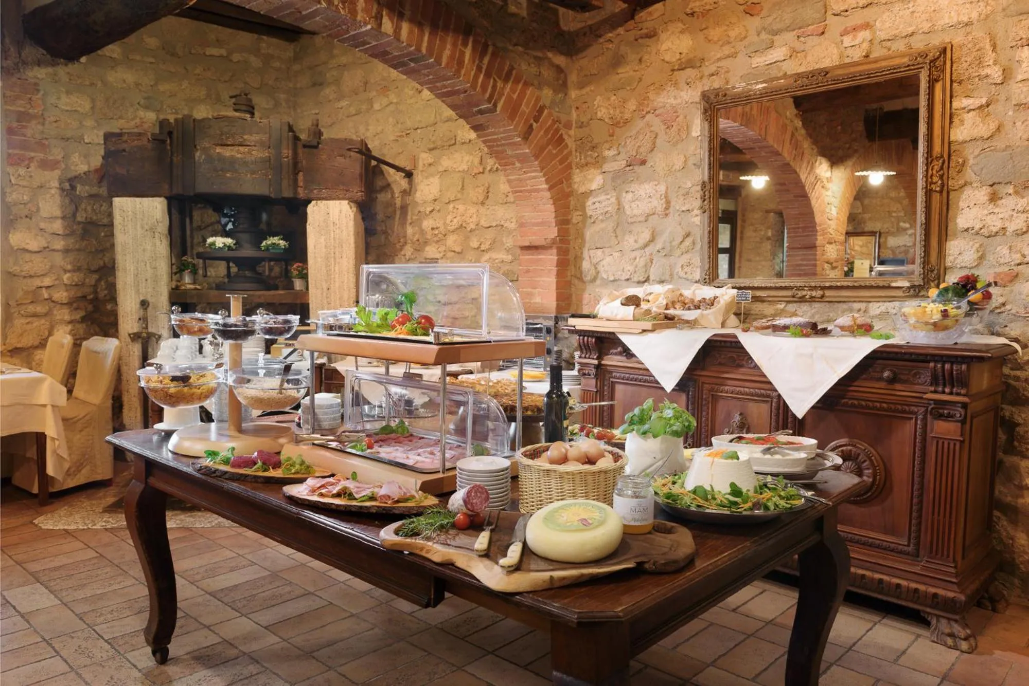 Continental breakfast in Borgo Laticastelli