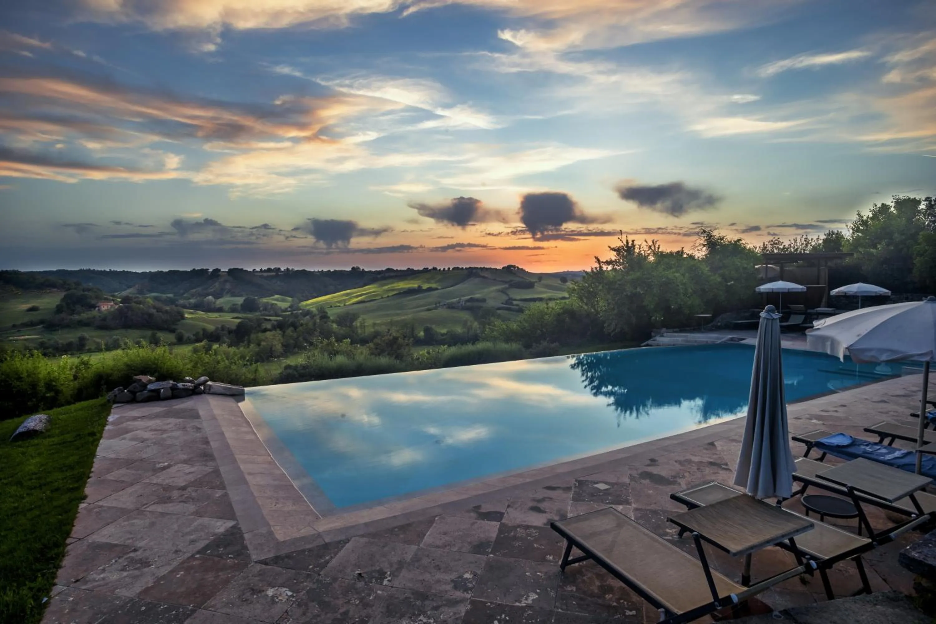 Swimming pool in Borgo Laticastelli