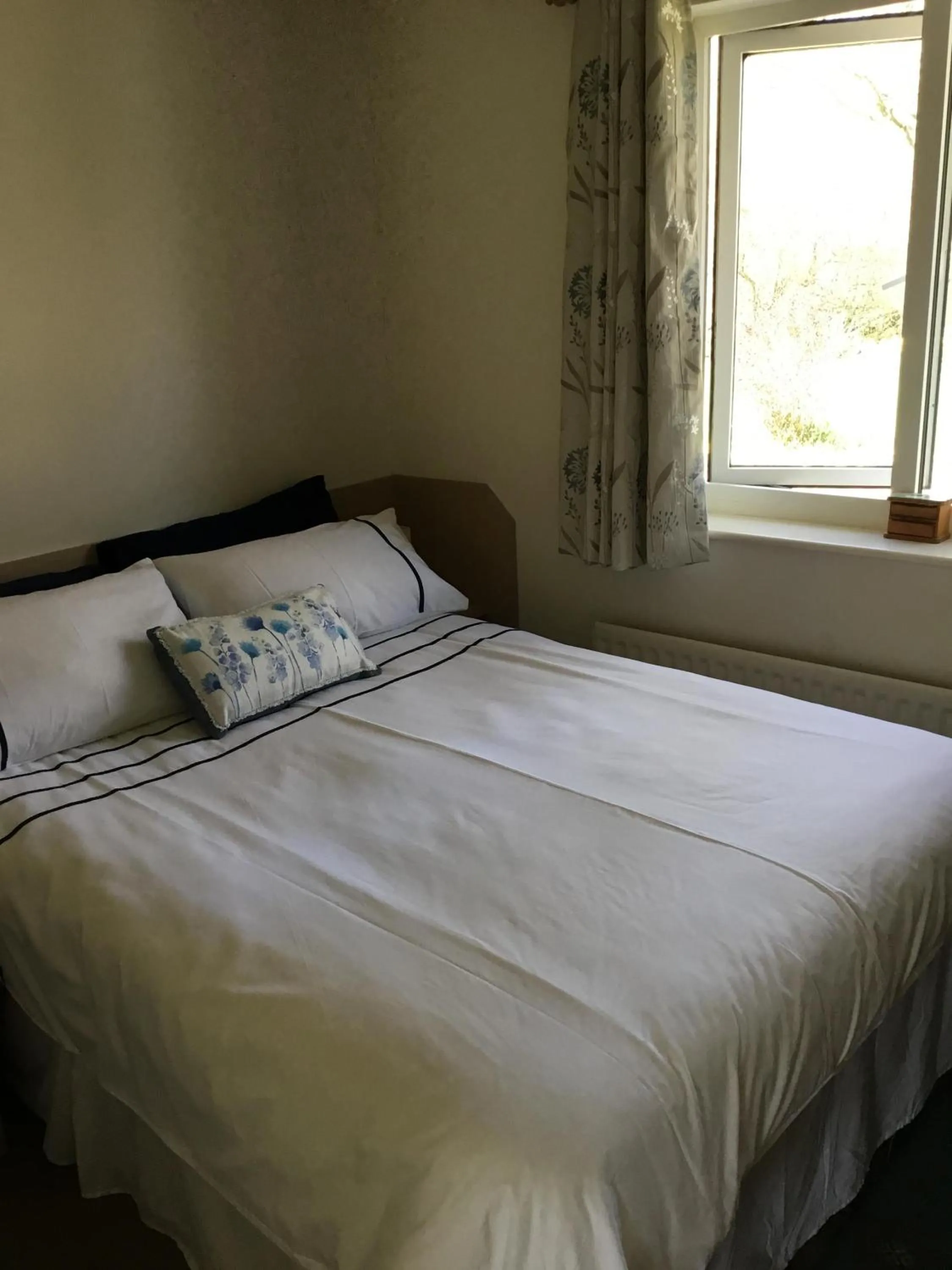 Bedroom, Bed in The Burnside