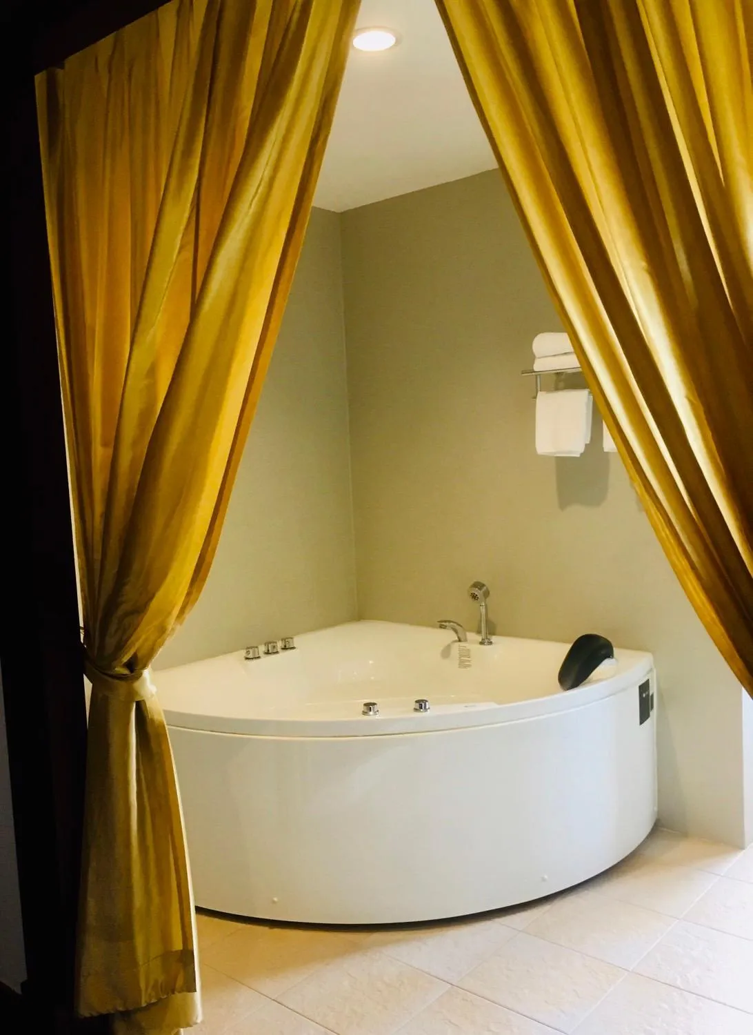 TV and multimedia in The Desiign Hotel - SHA