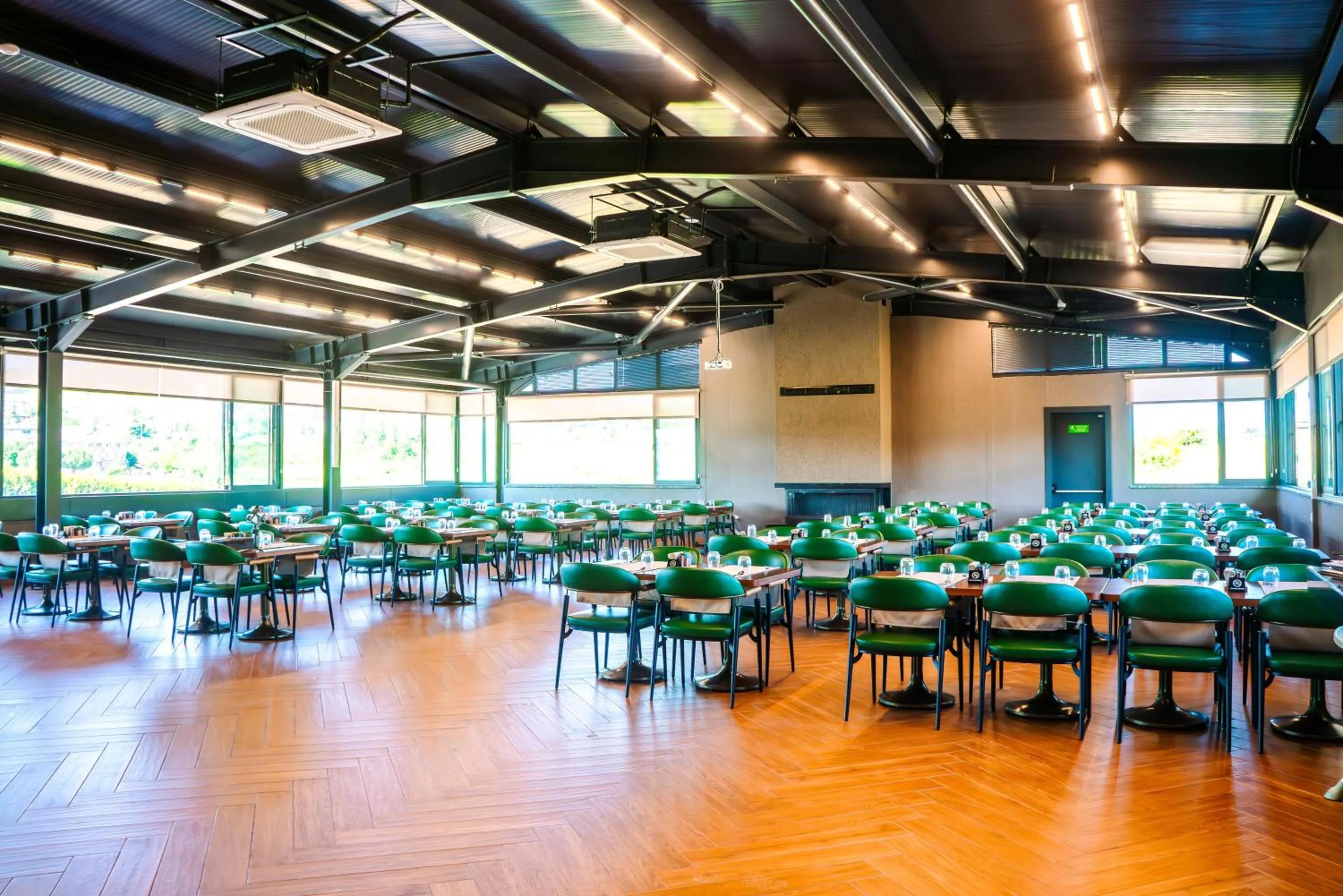 Restaurant/places to eat in ivy Hotel Spa