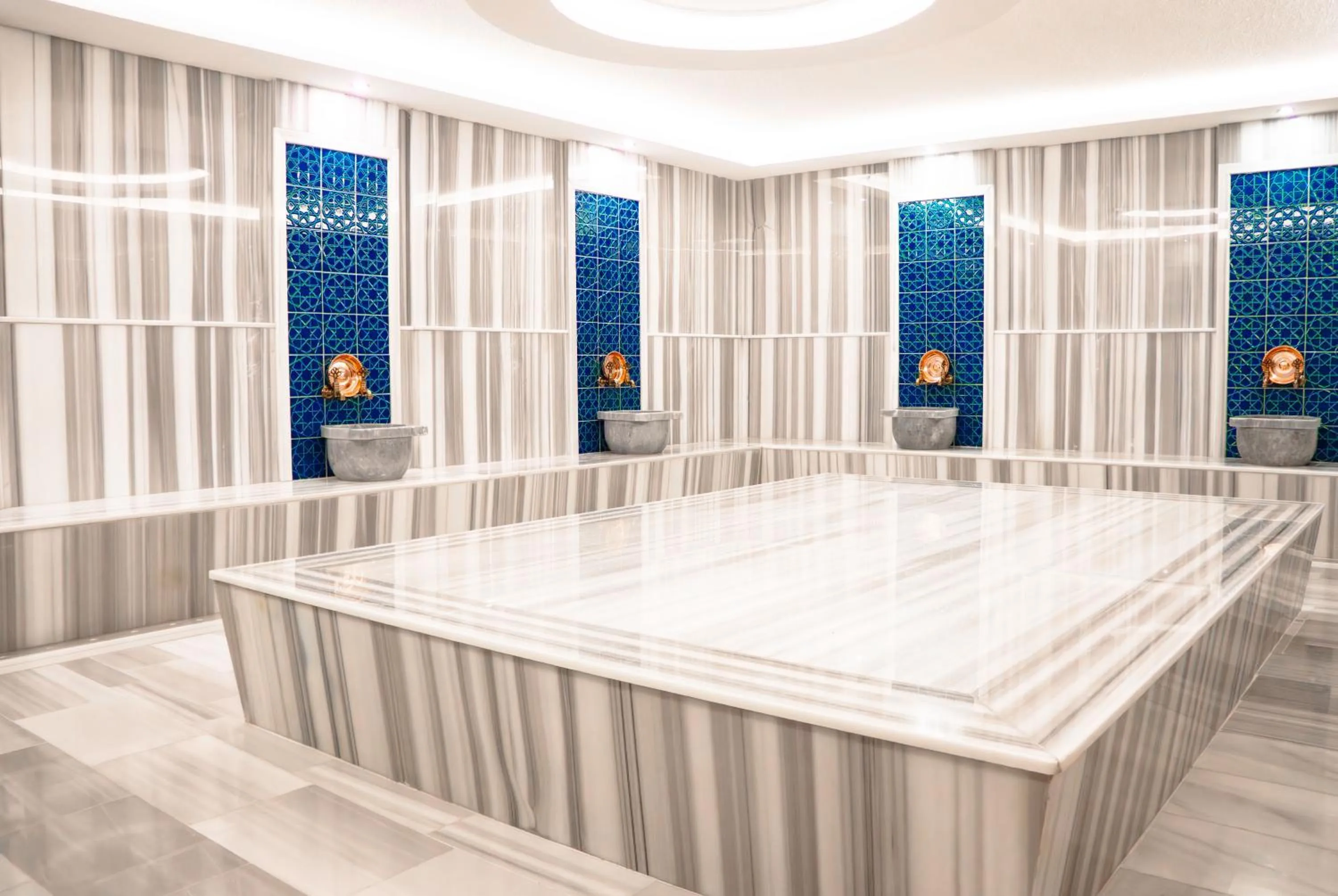 Public Bath in ivy Hotel Spa