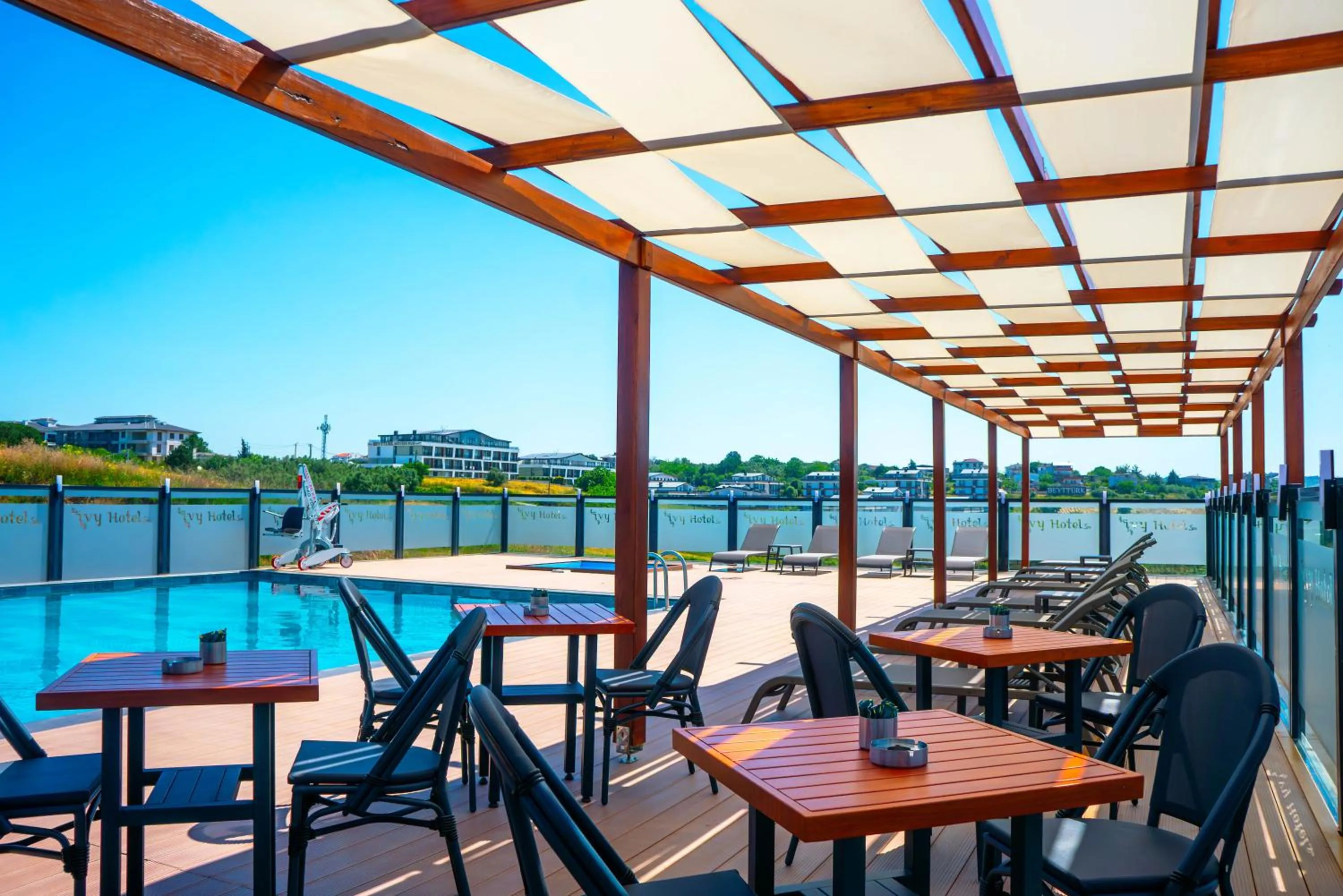 Patio in ivy Hotel Spa