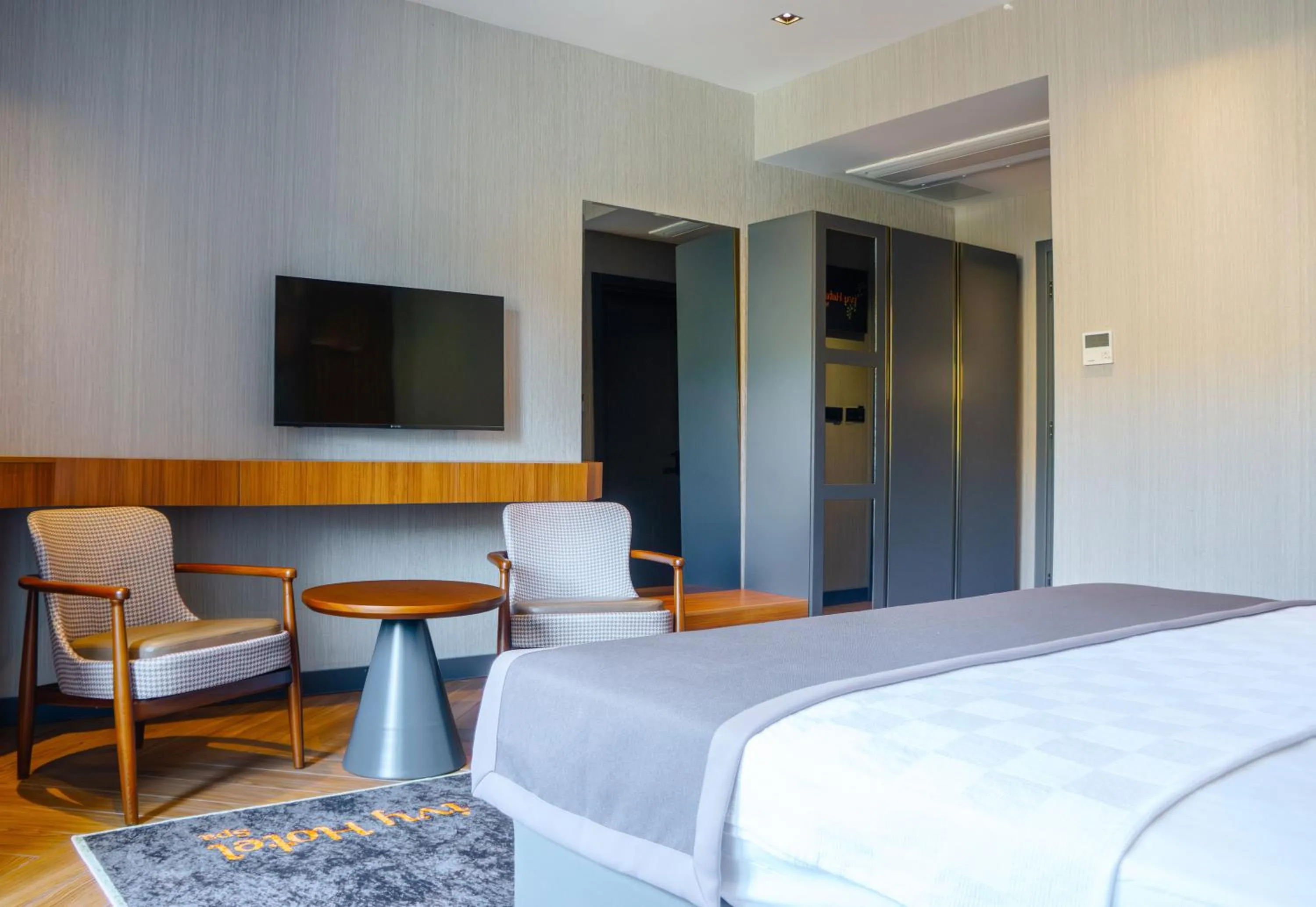 Bed in ivy Hotel Spa