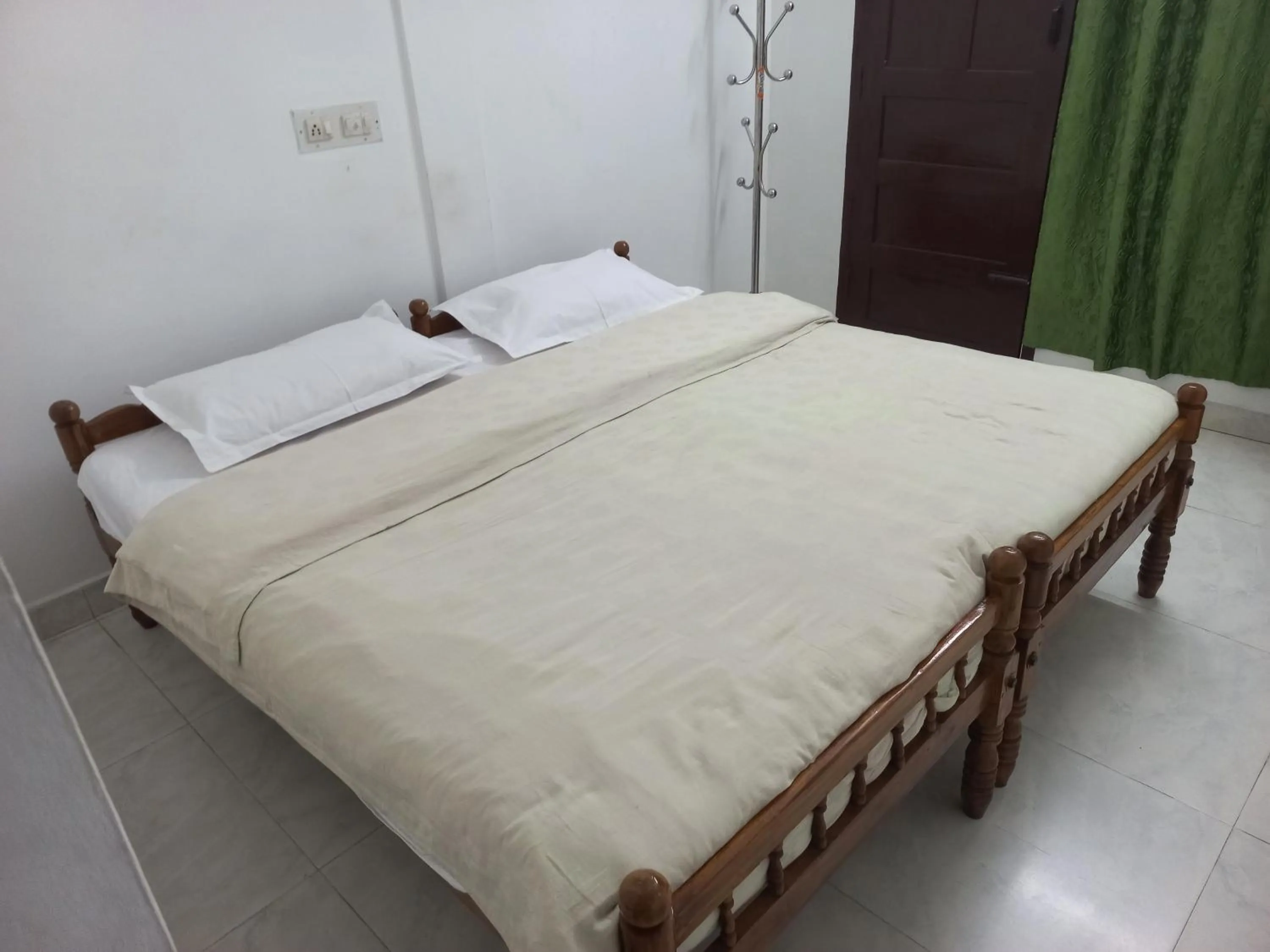 Bed in Quadriya Palace