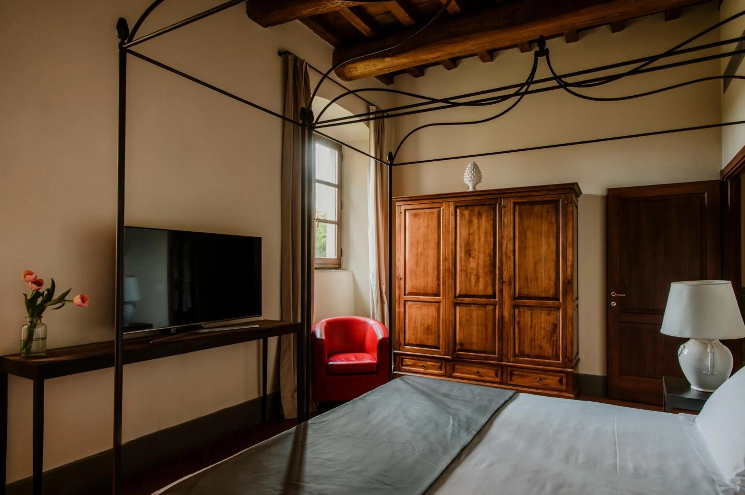 Bedroom, Bed in Villa Medicea di Lilliano