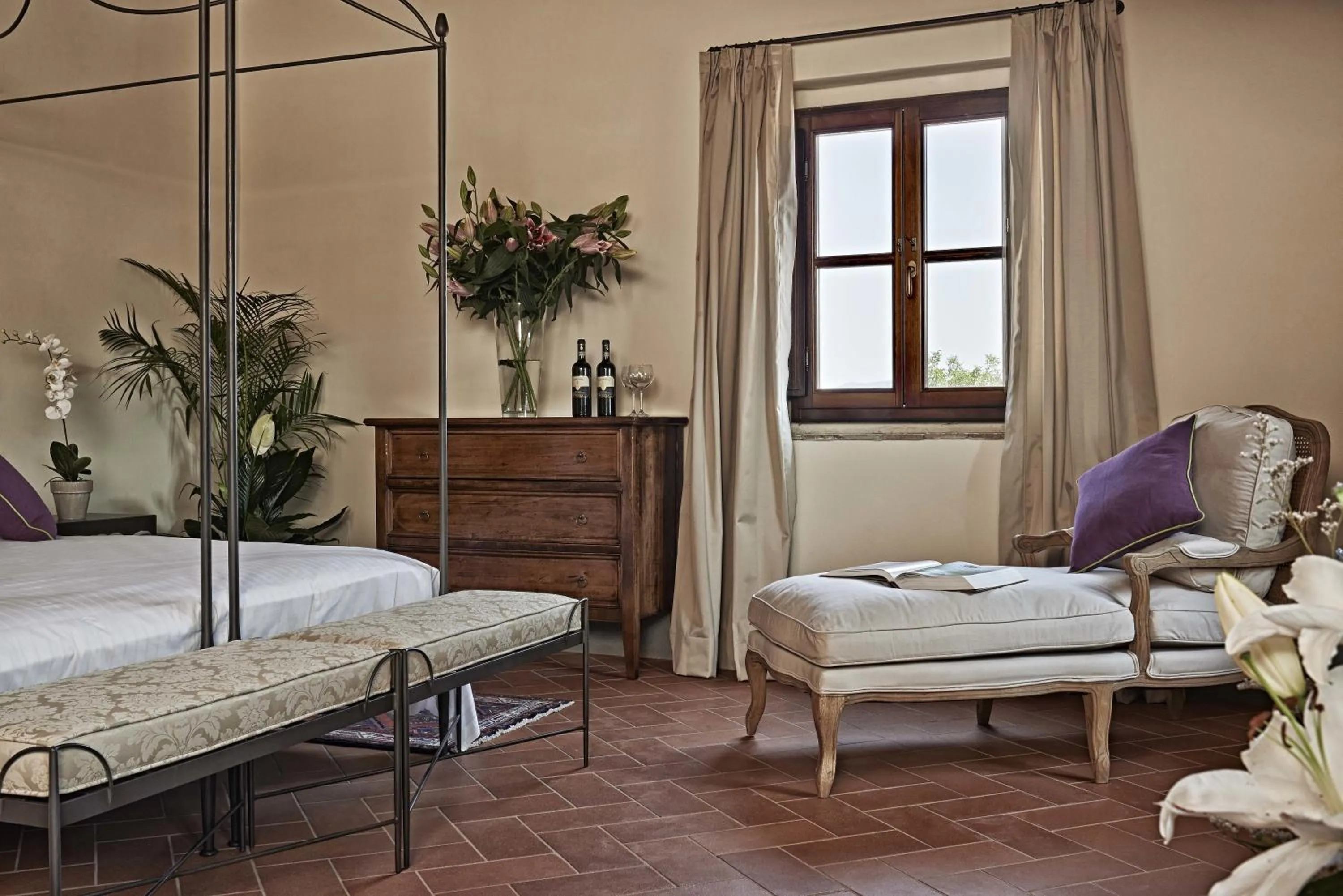 Bedroom, Bed in Villa Medicea di Lilliano