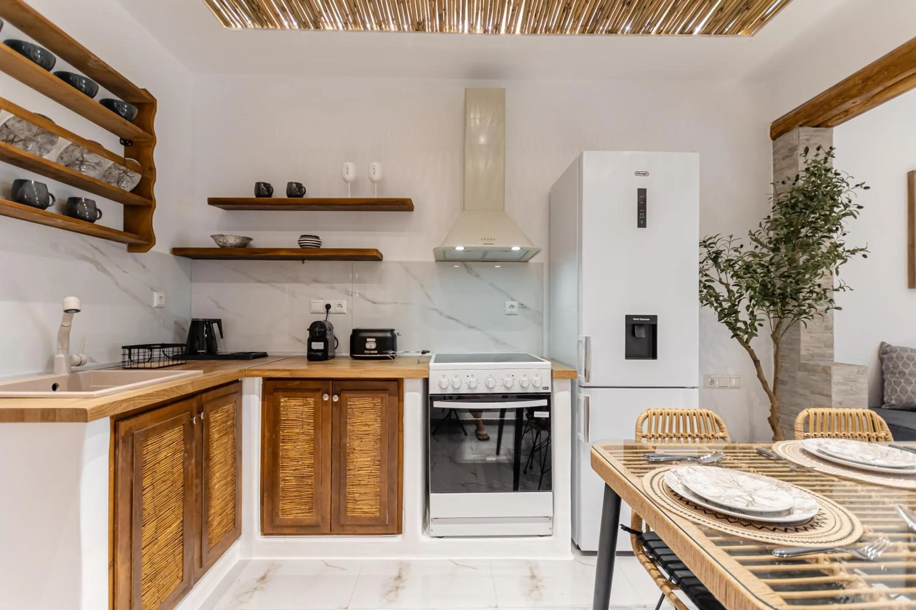 Communal lounge/ TV room in Naxian Serenity Suites