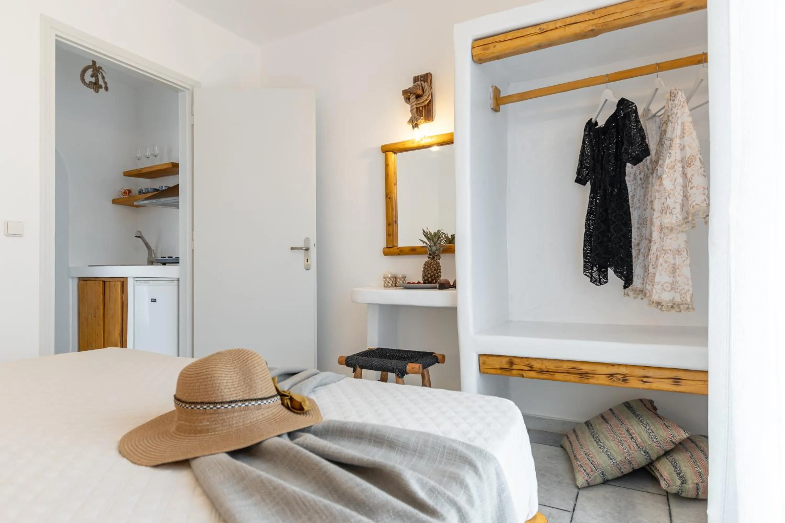 Shower, Bed in Naxian Serenity Suites