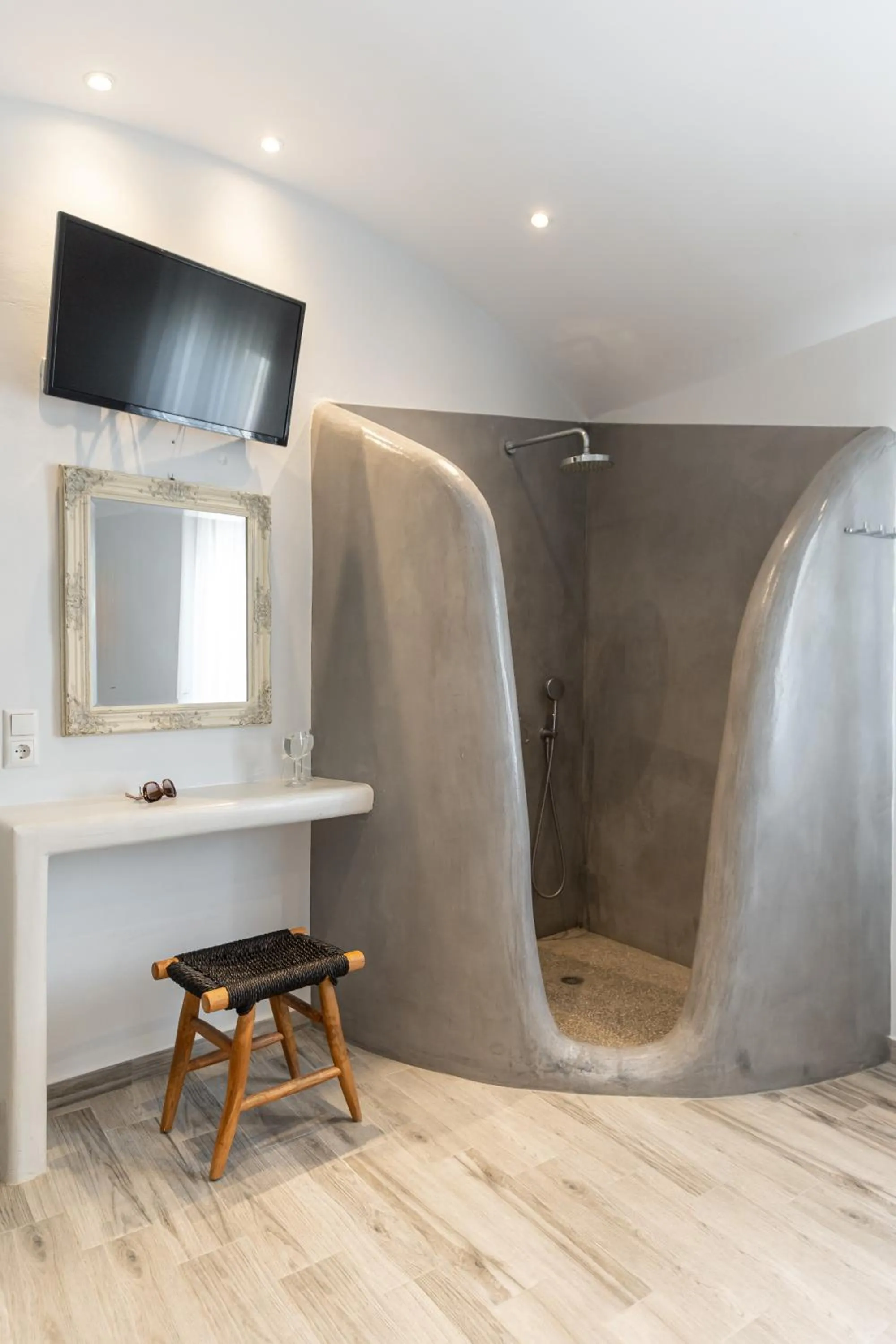 Shower in Naxian Serenity Suites