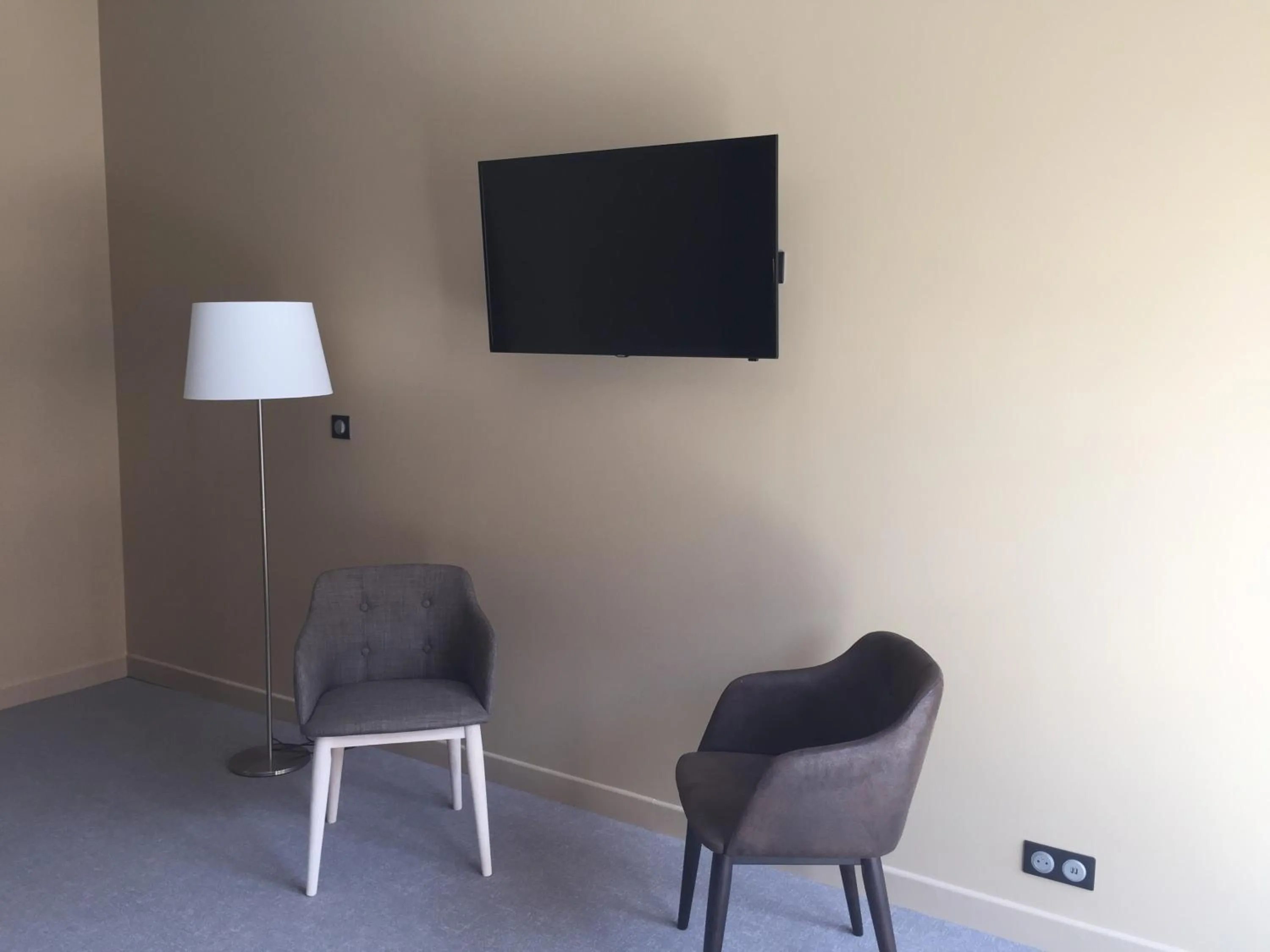 Decorative detail in Dans les Vignes