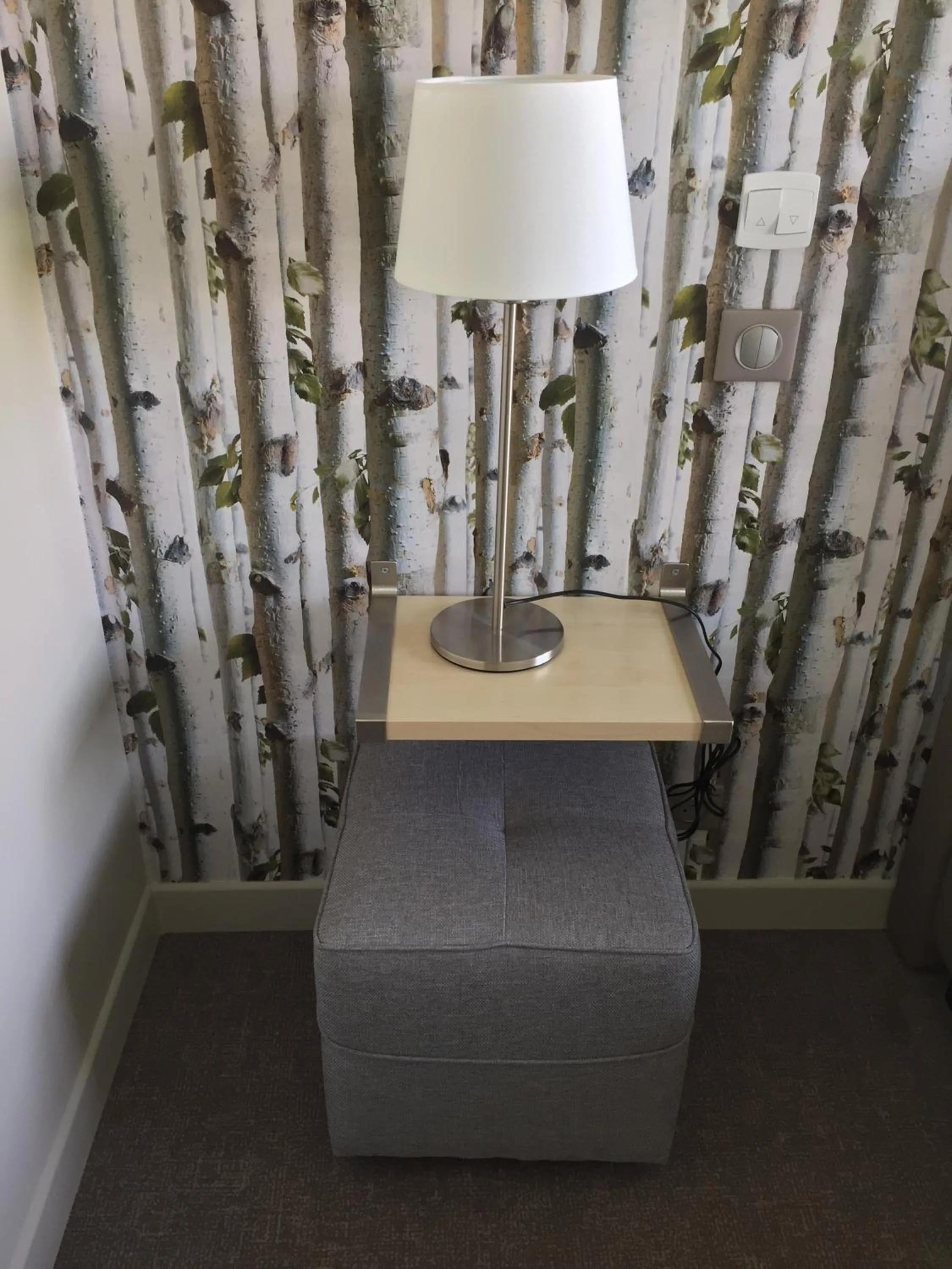 Decorative detail in Dans les Vignes