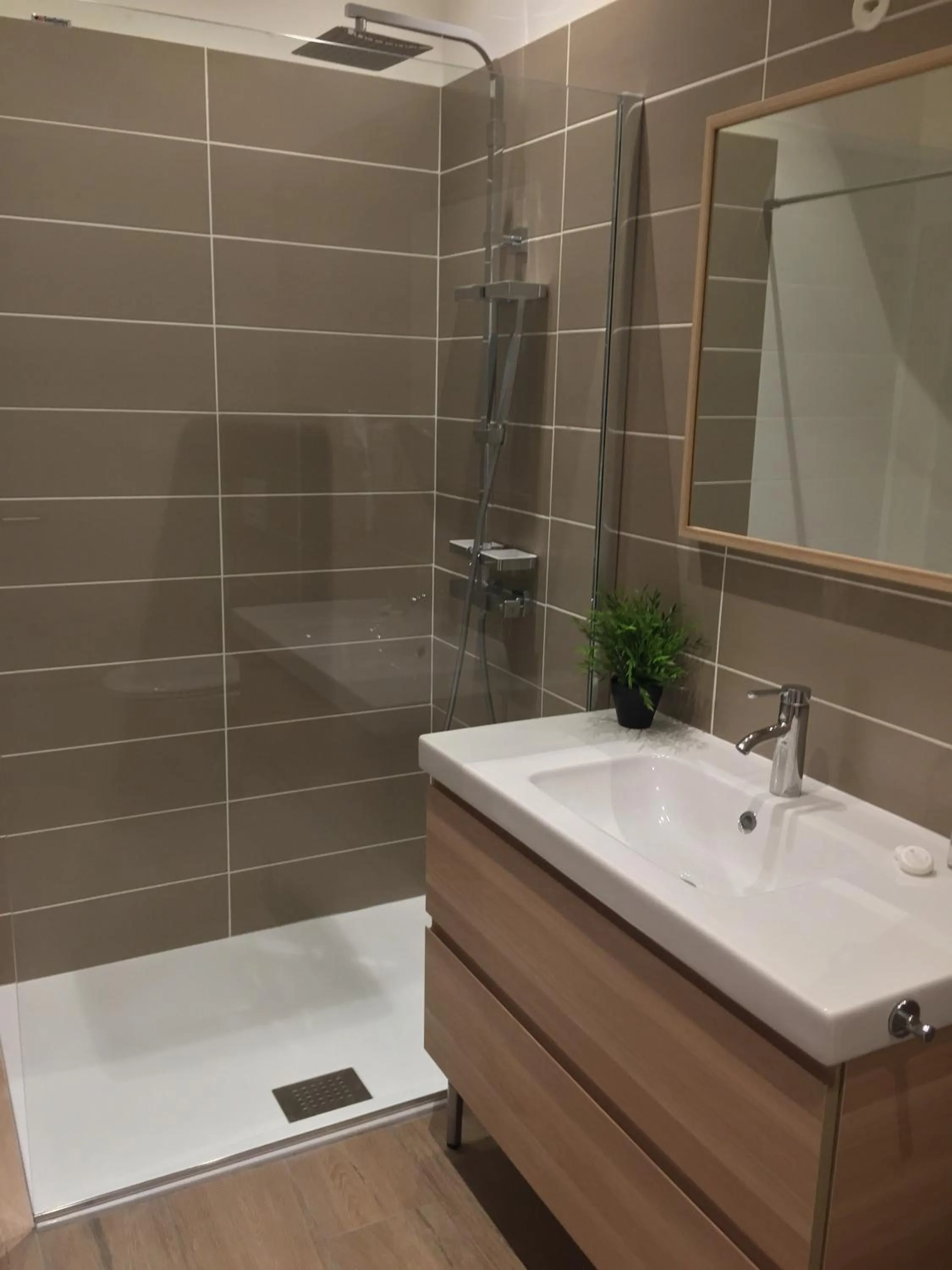 Shower in Dans les Vignes