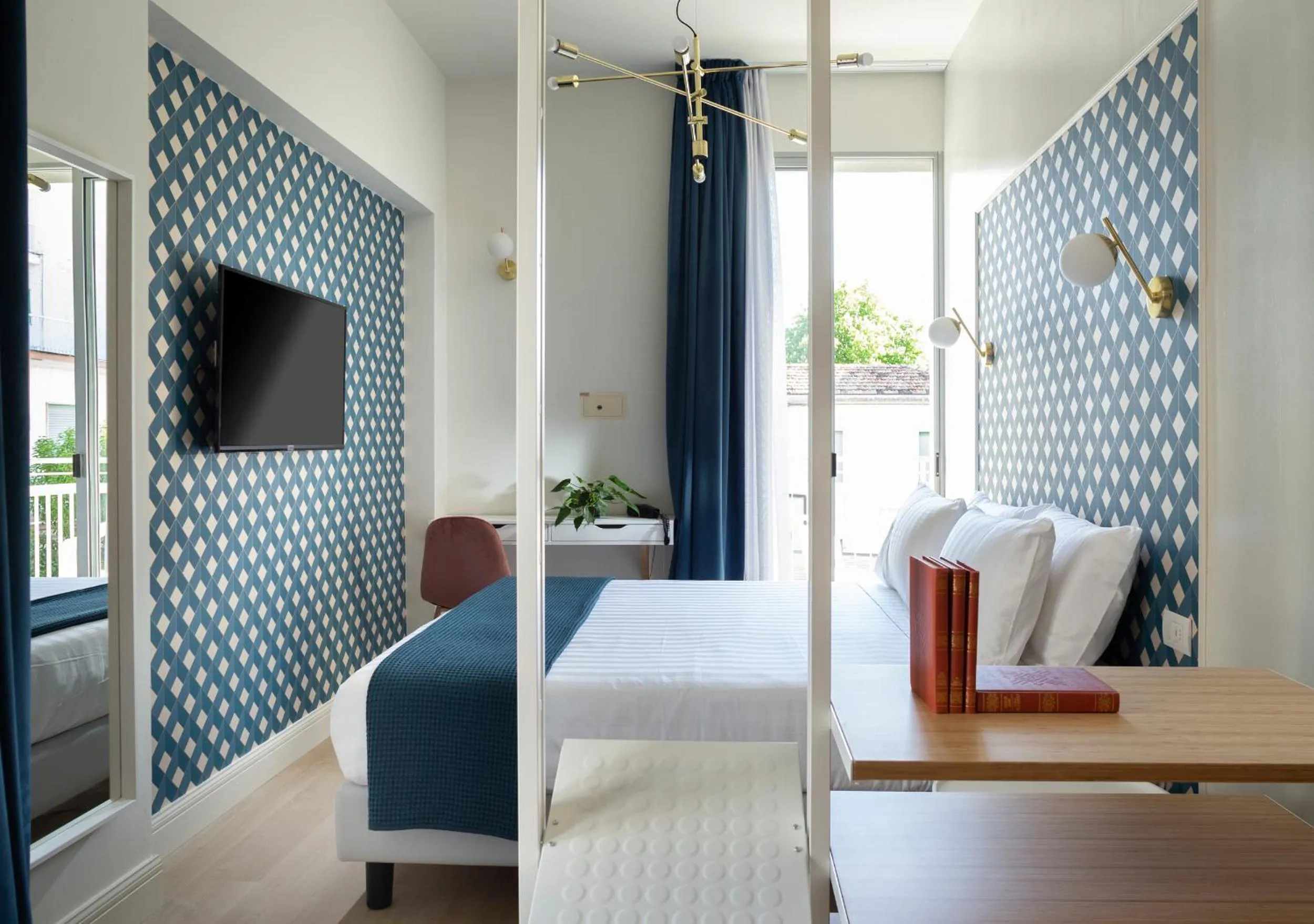 Bedroom, Bed in Hotel Buona fortuna