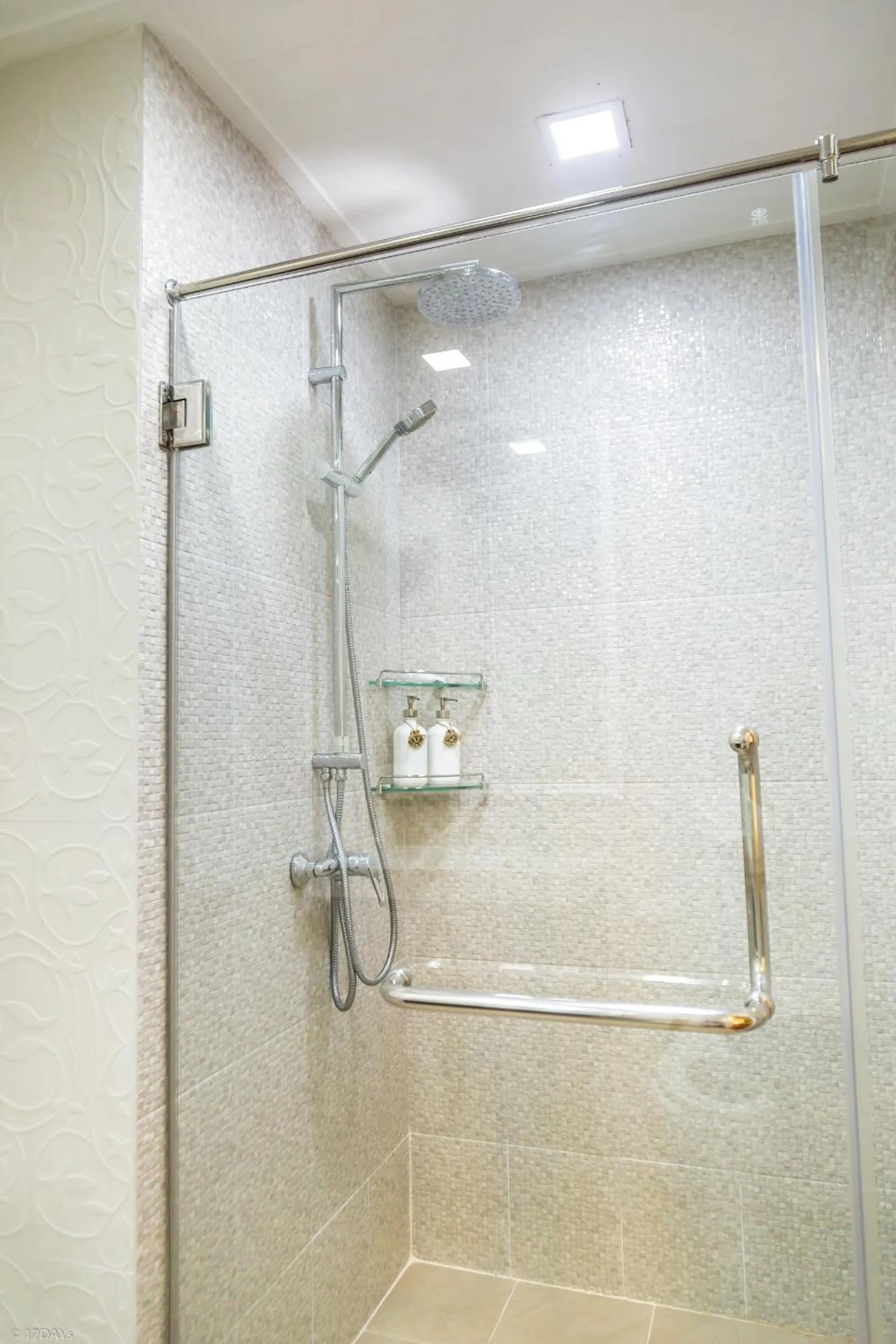 Sandy Beach Condo 17D