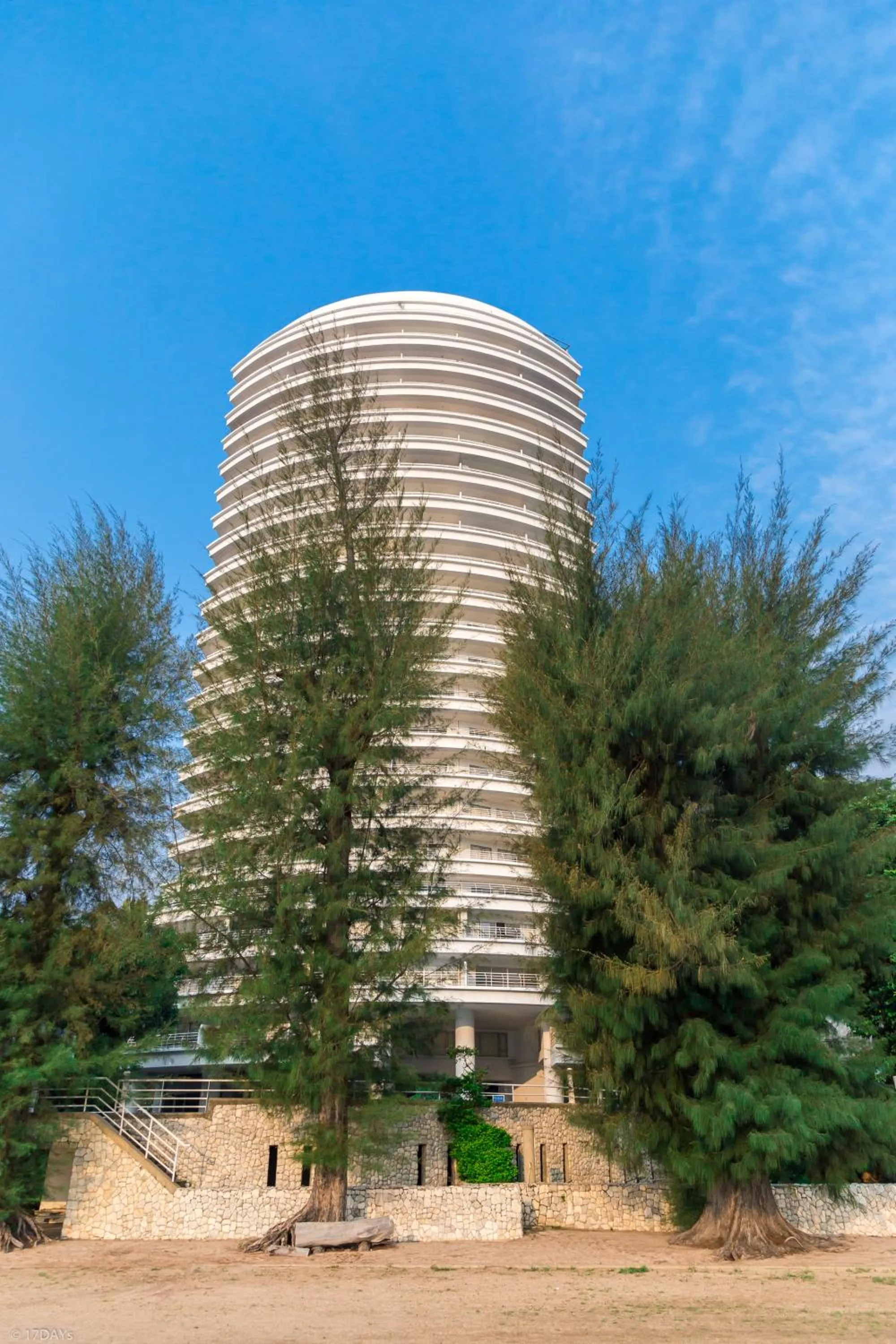 Property building in Sandy Beach Condo 17D