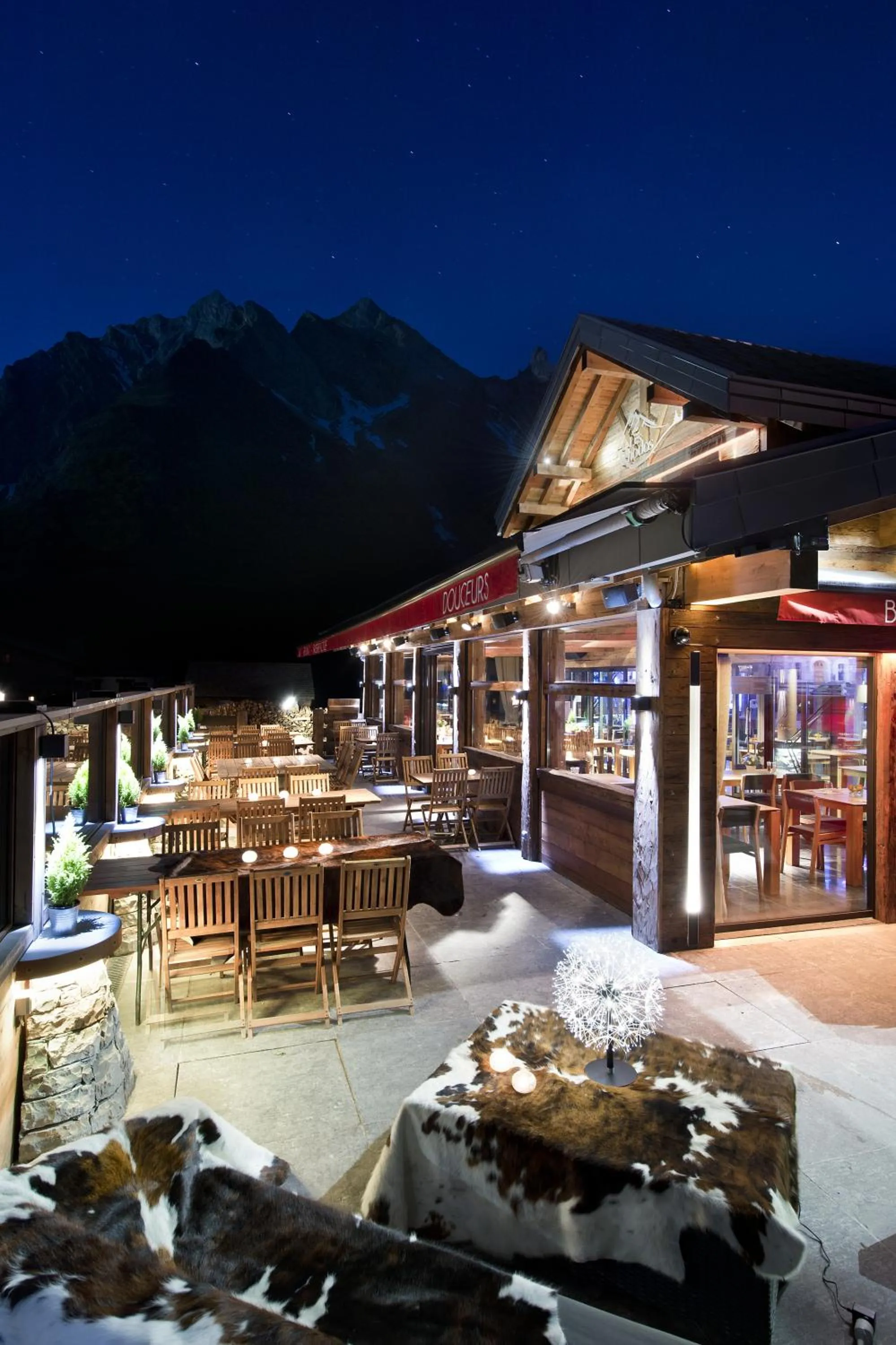 Property building in Les Rhodos