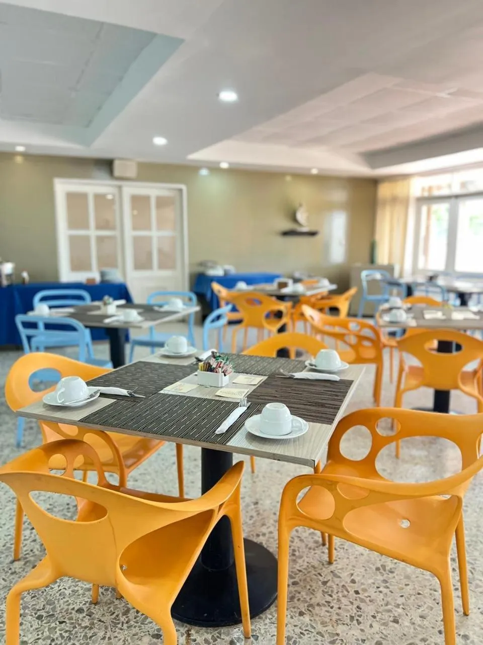 Restaurant/places to eat in Hotel Gimaura