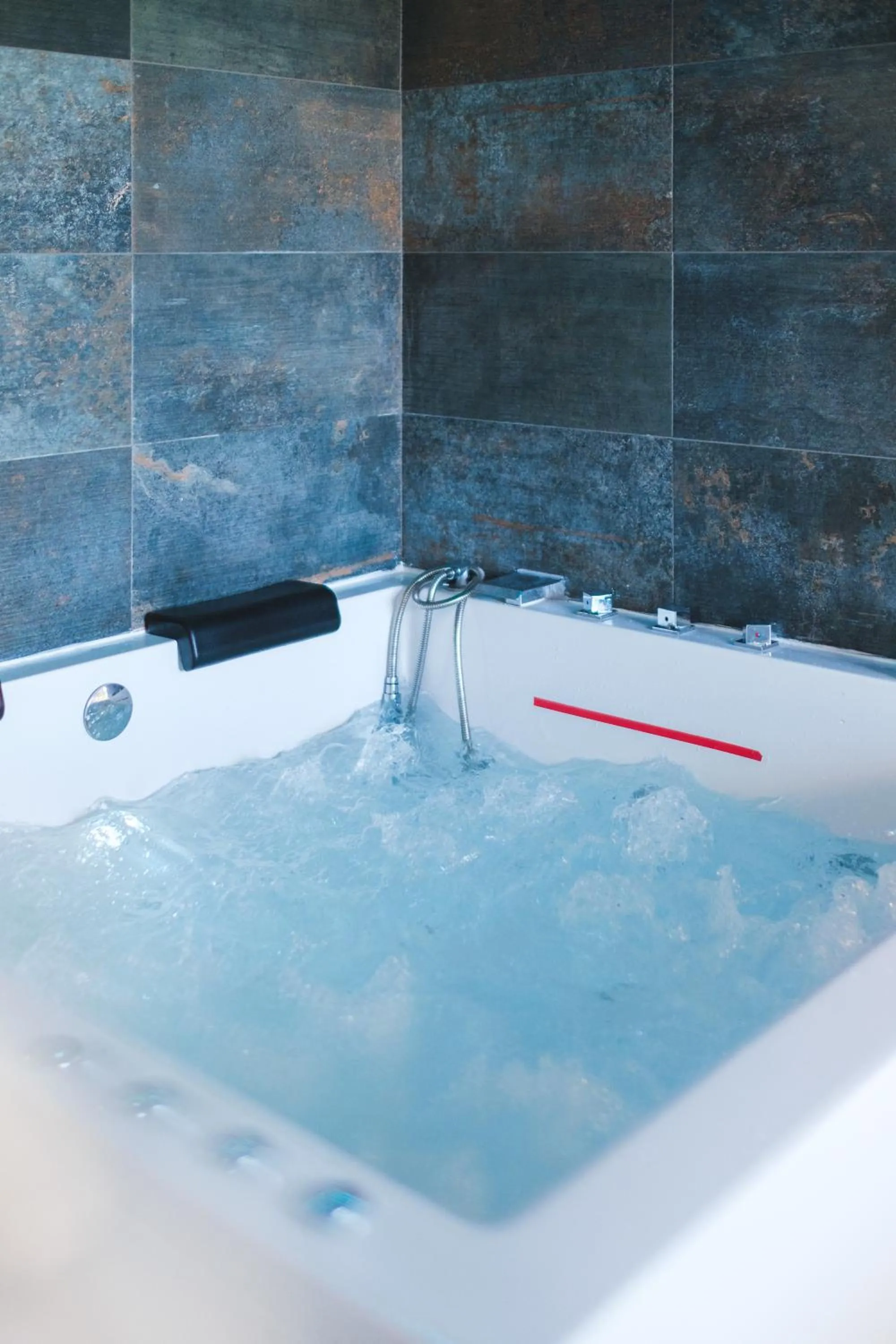 Hot Tub in Welikehotel Triton Beach