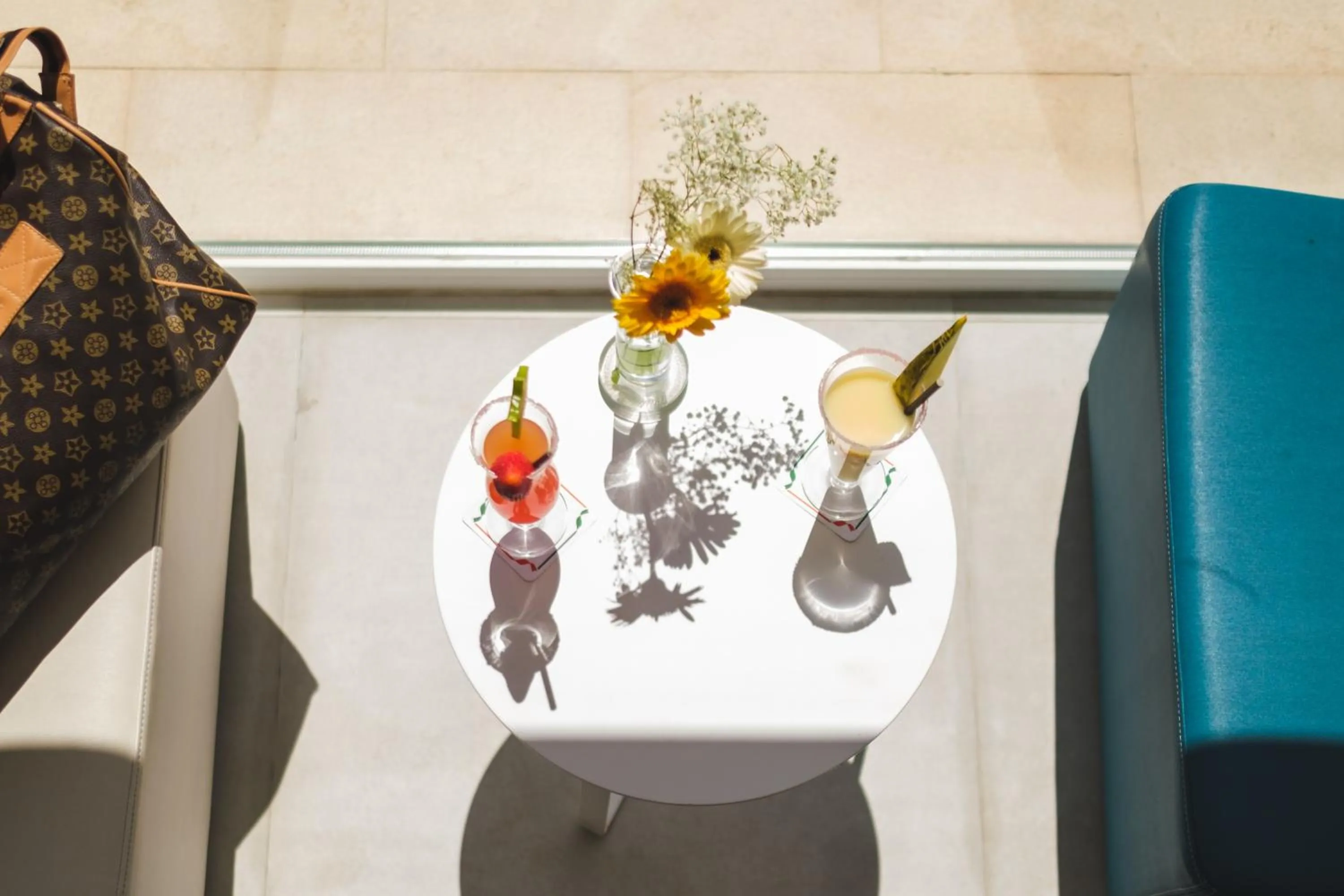 Lounge or bar in Welikehotel Triton Beach