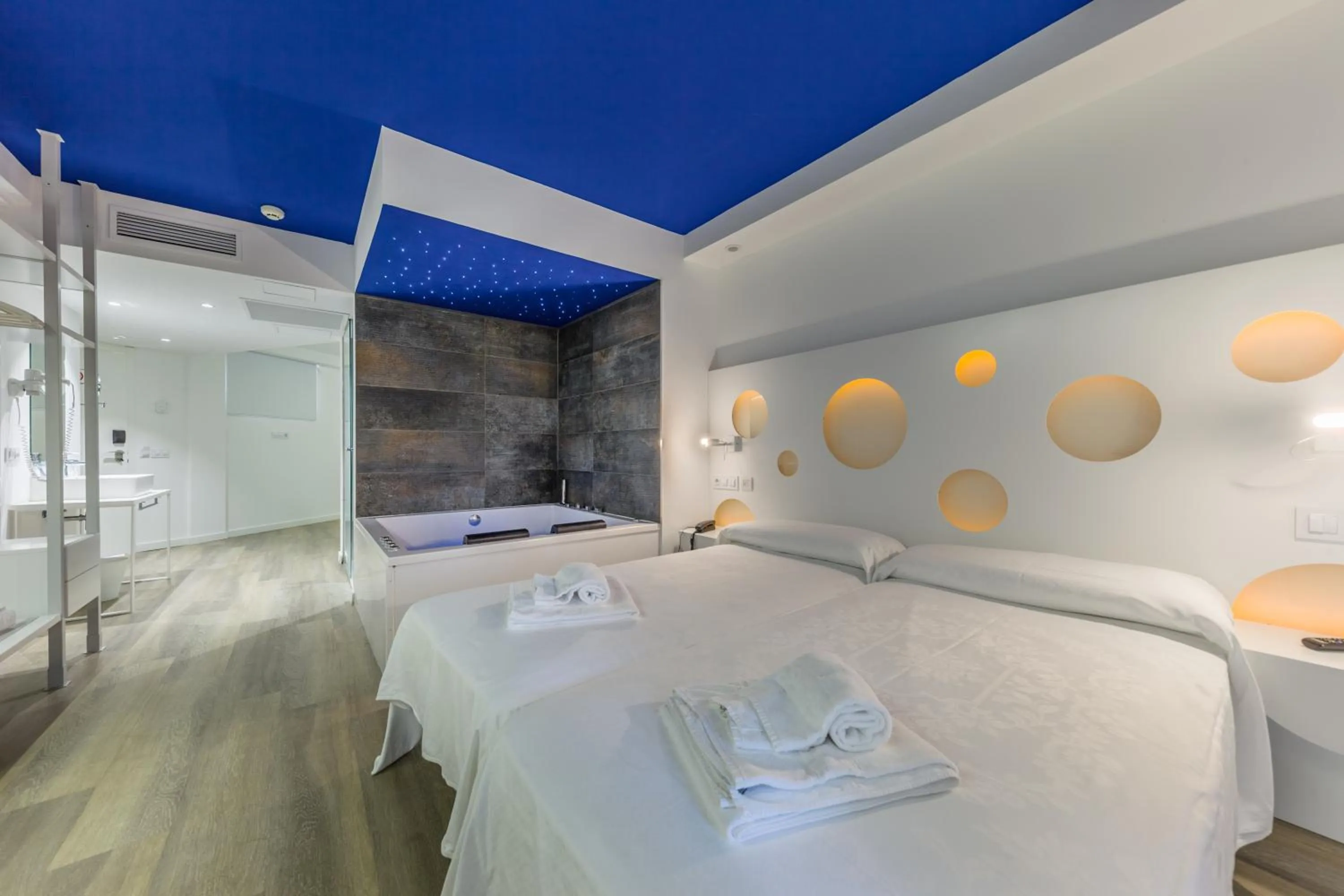 Photo of the whole room, Bed in Welikehotel Triton Beach