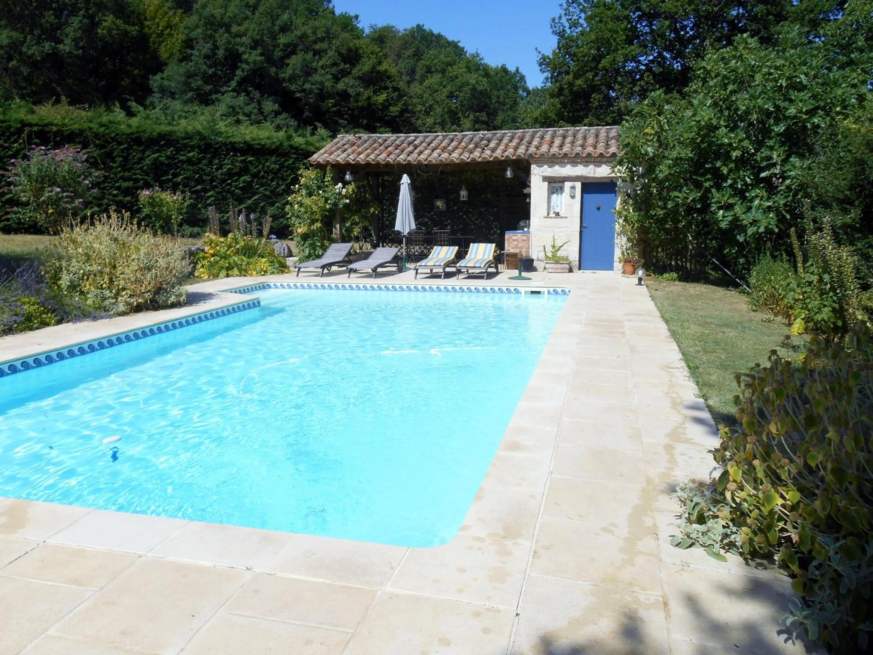 Swimming pool in Le Colombier