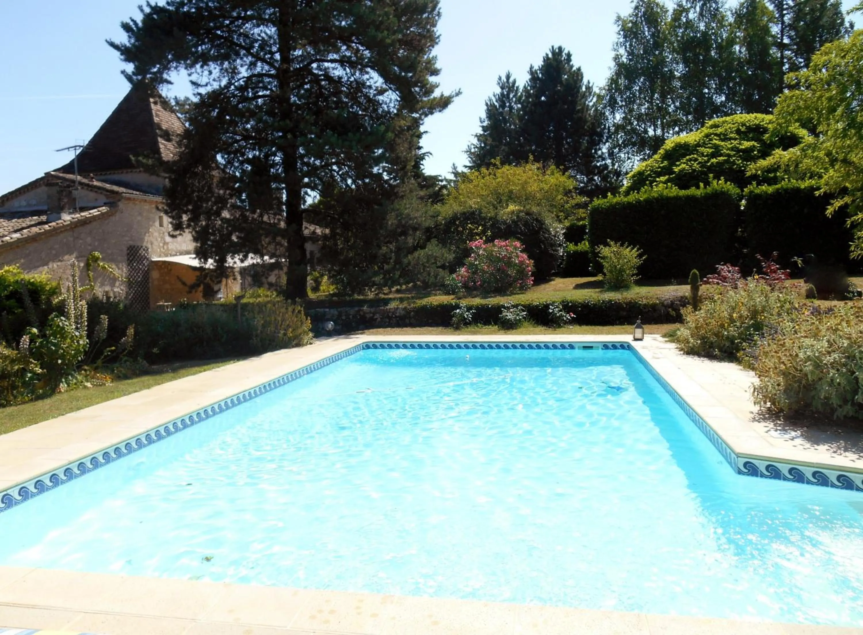 Swimming pool in Le Colombier