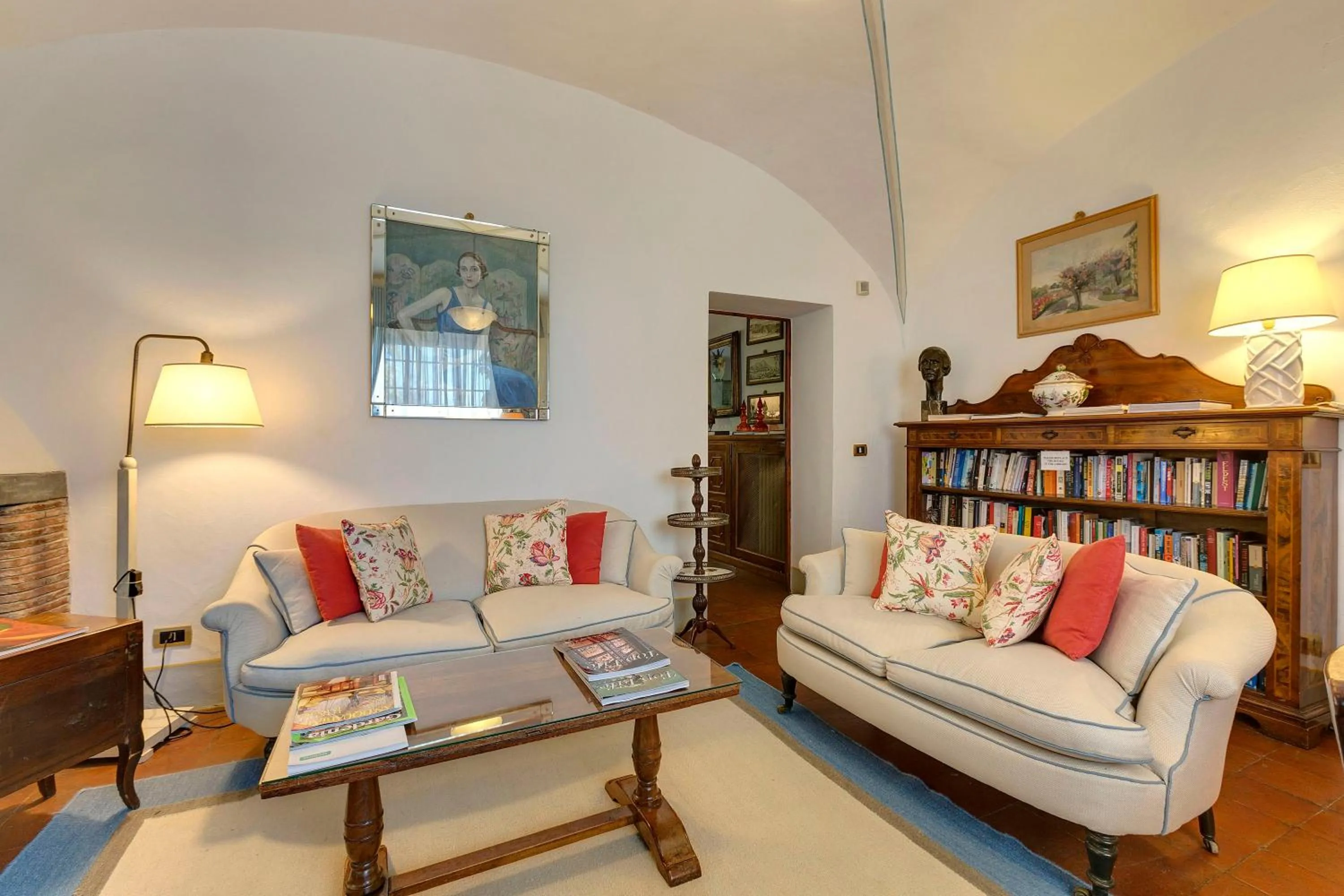 Communal lounge/ TV room in Villa Le Barone