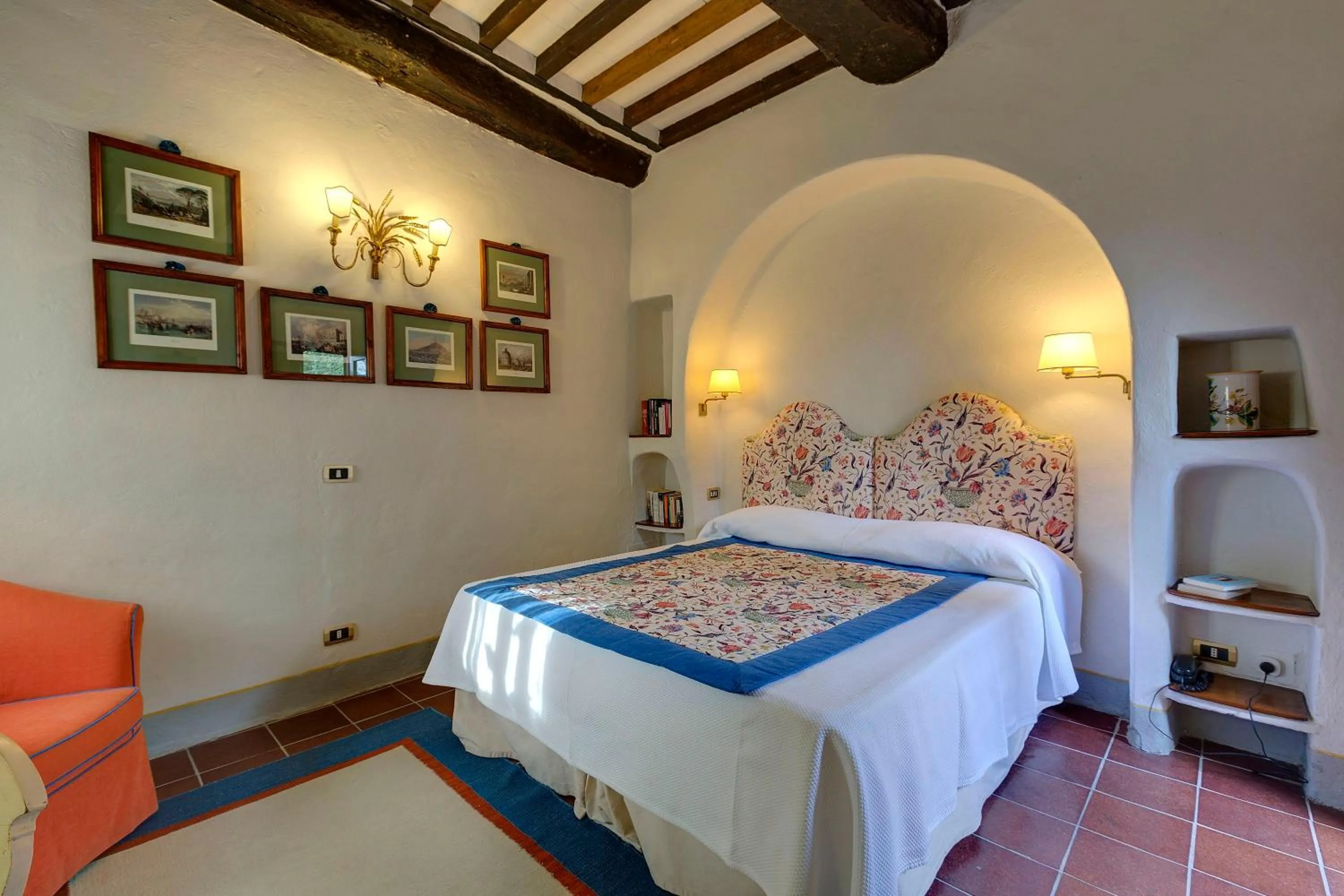 Photo of the whole room, Bed in Villa Le Barone