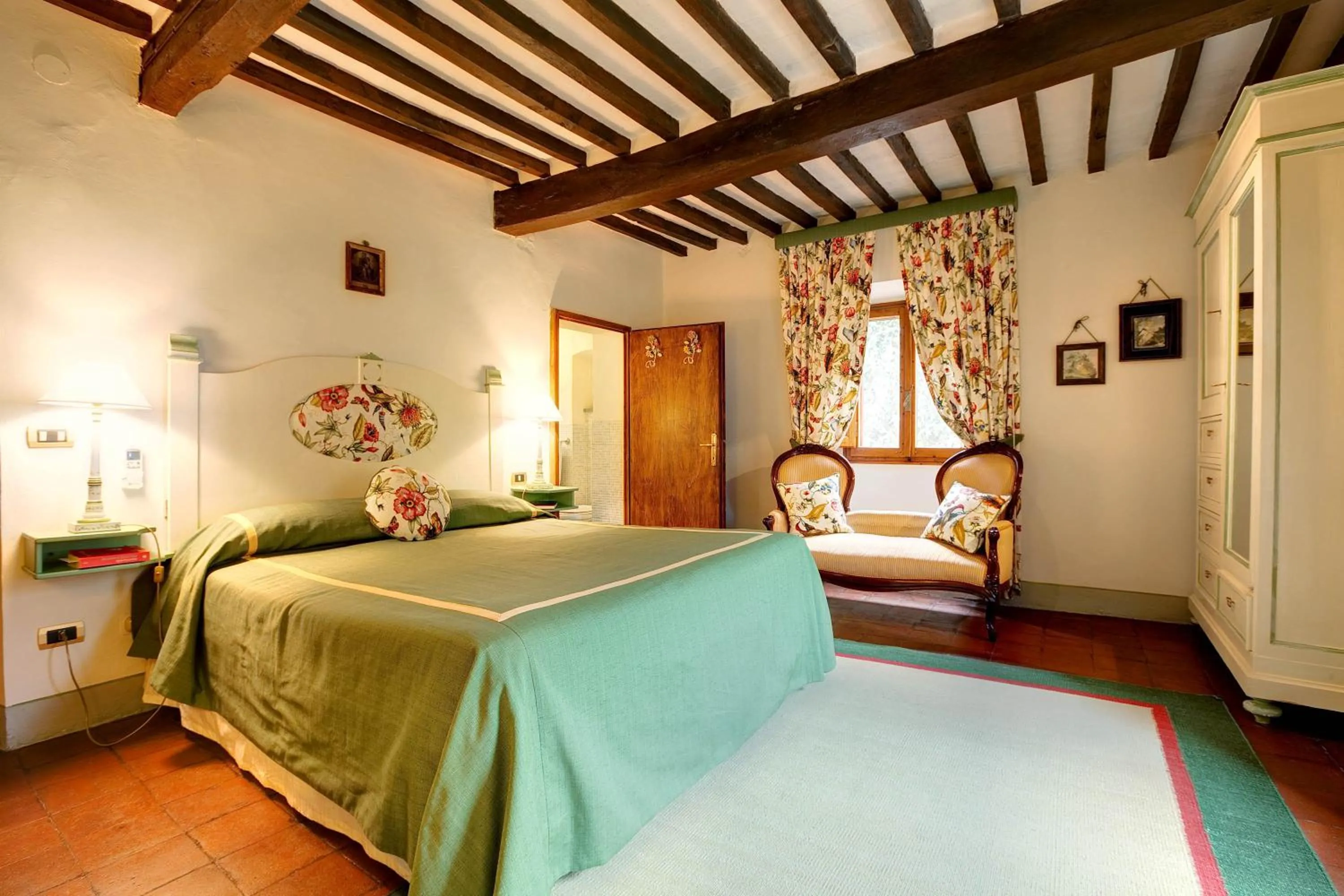 Photo of the whole room, Bed in Villa Le Barone