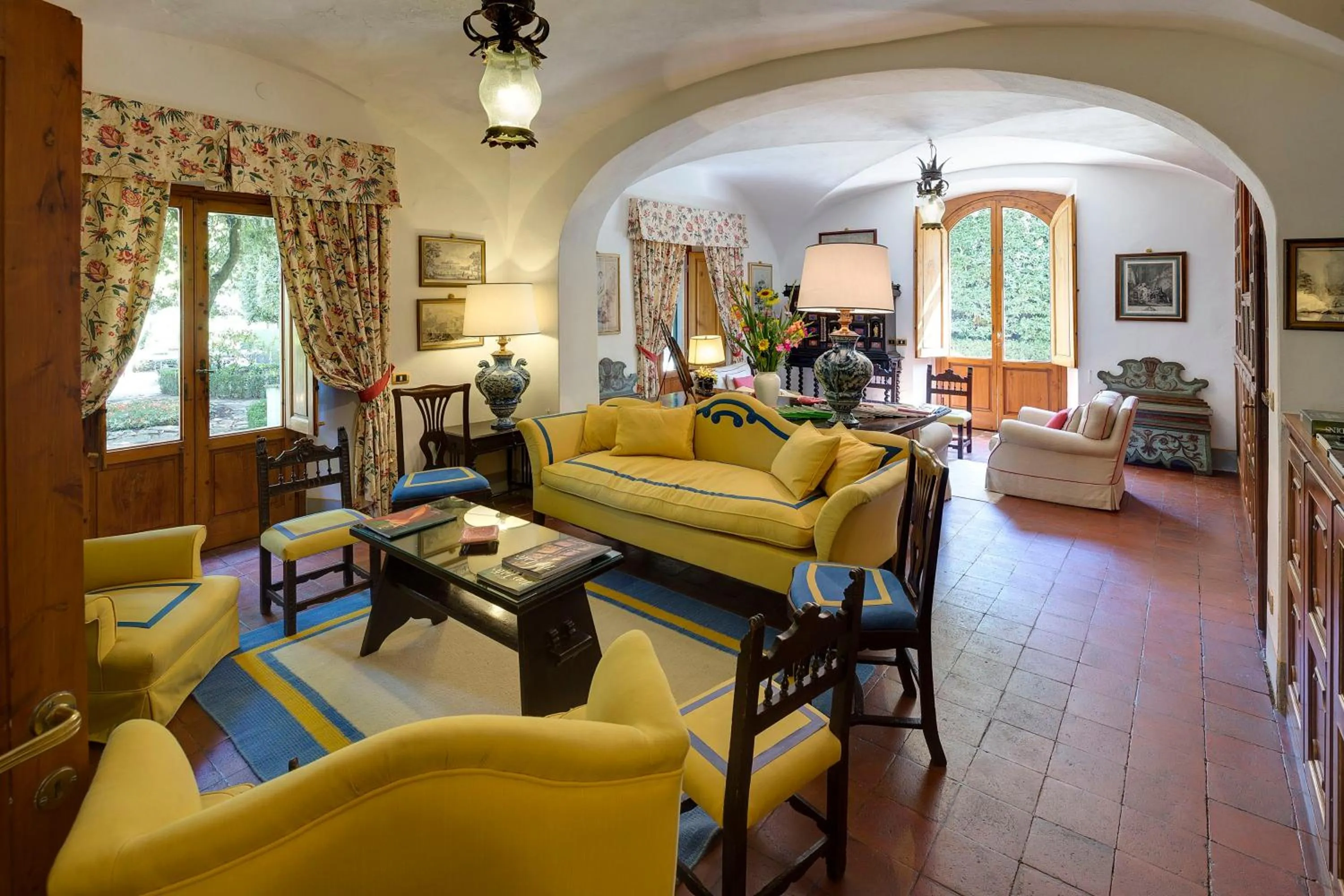 Communal lounge/ TV room in Villa Le Barone