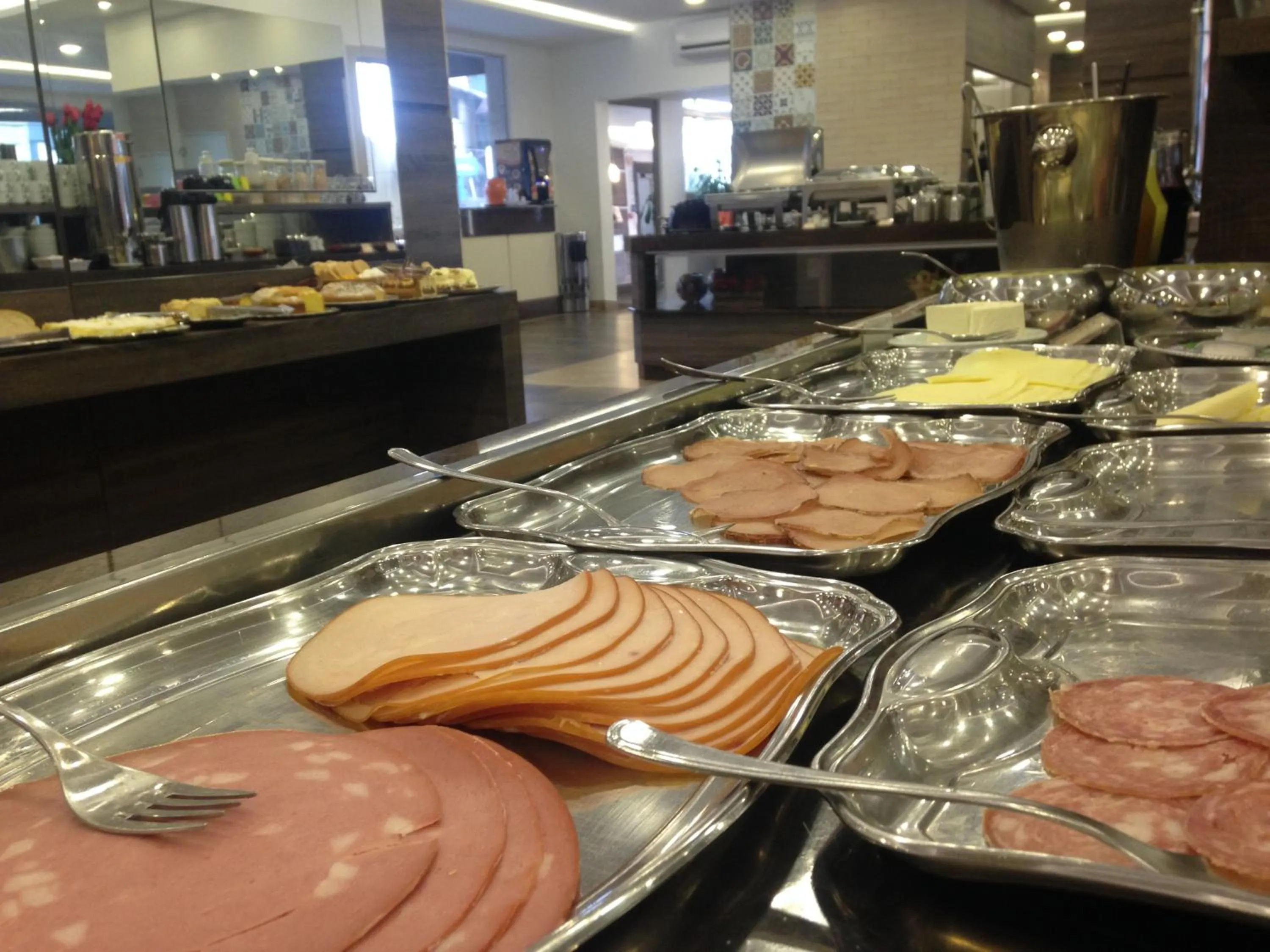 Buffet breakfast in Di Capri Hotel