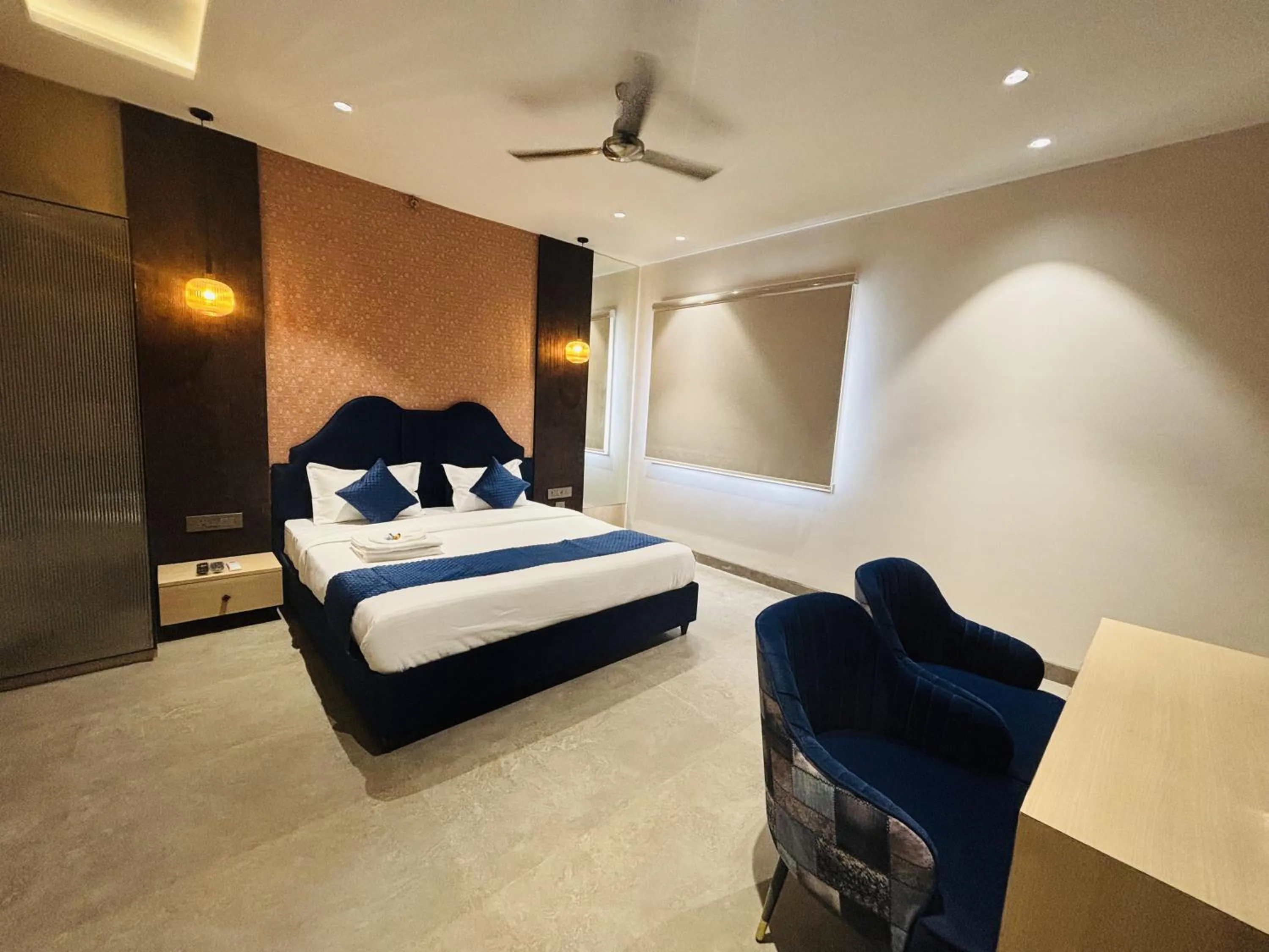 Bed in Hotel Royal Nest