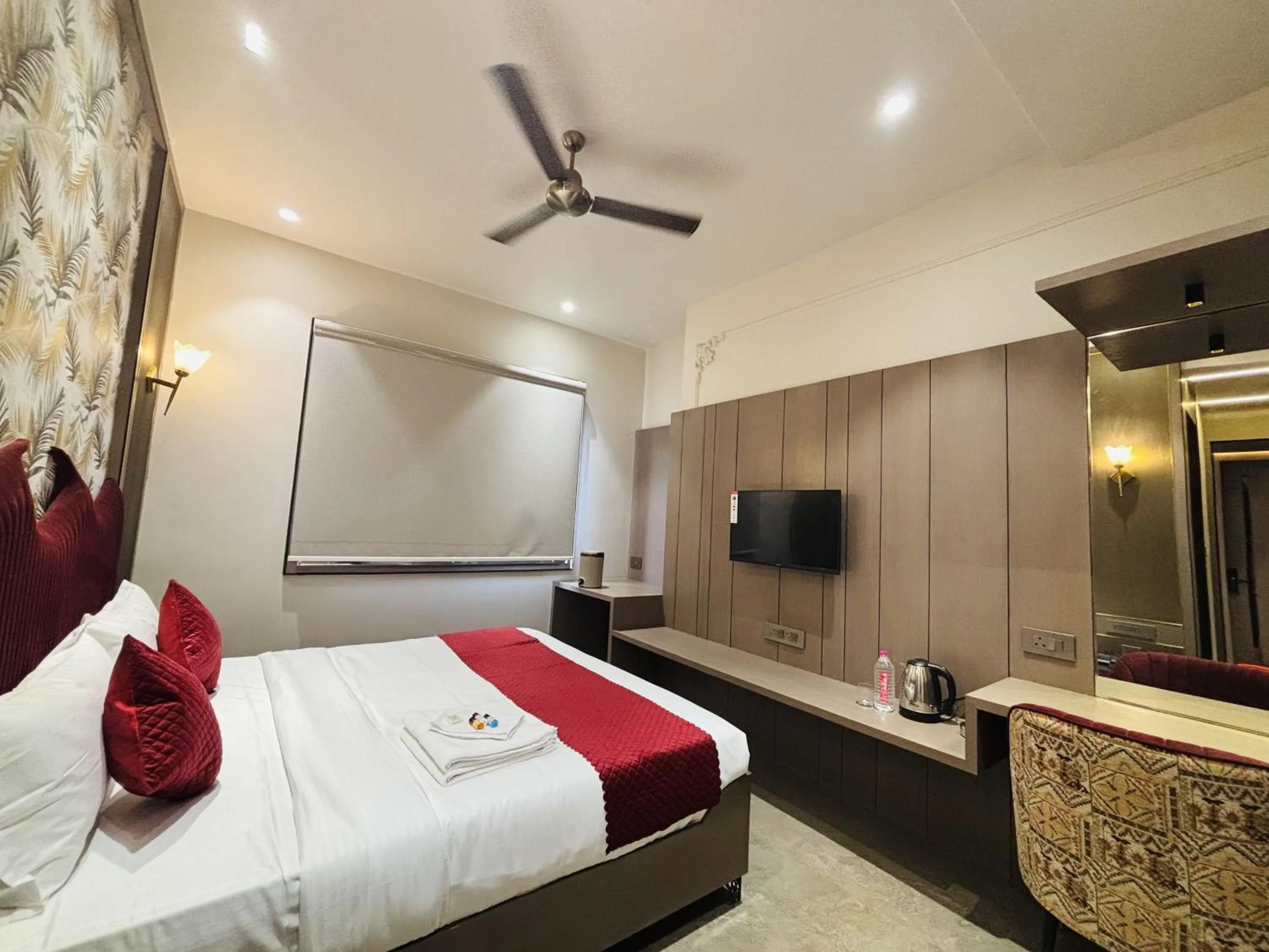 Bed in Hotel Royal Nest