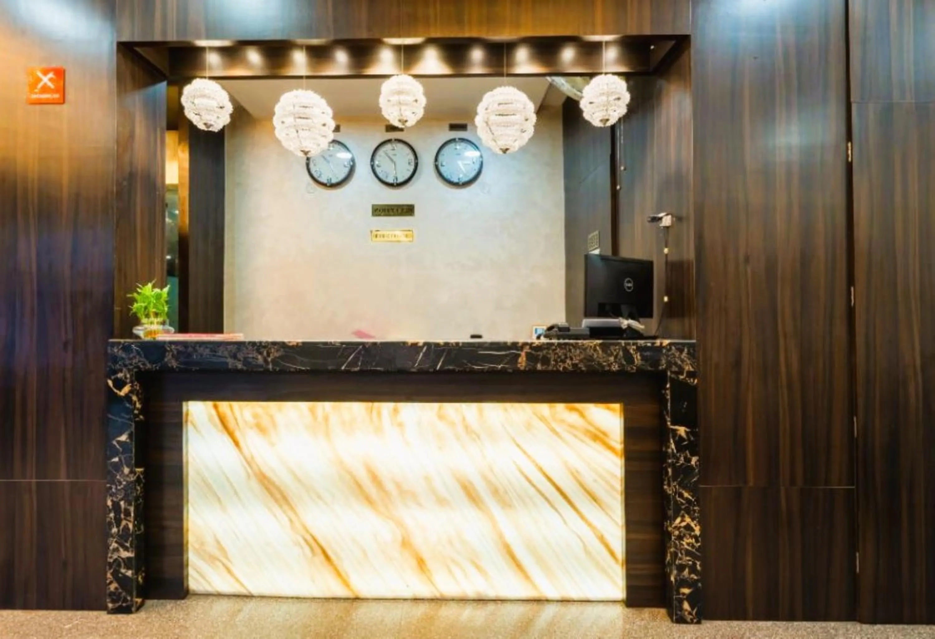 Lobby or reception in Hotel Manas Continental Gorakhpur
