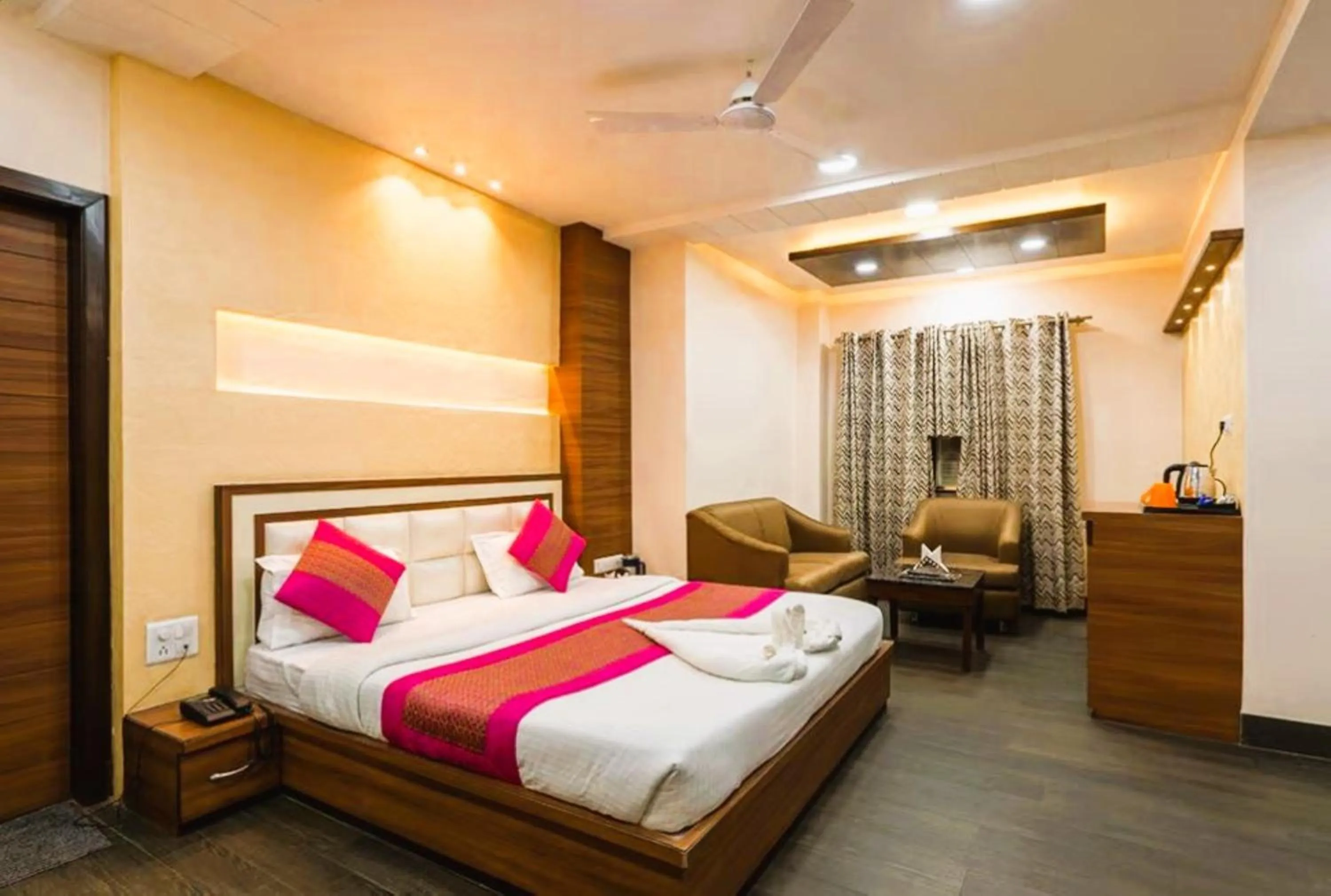 Bed in Hotel Manas Continental Gorakhpur