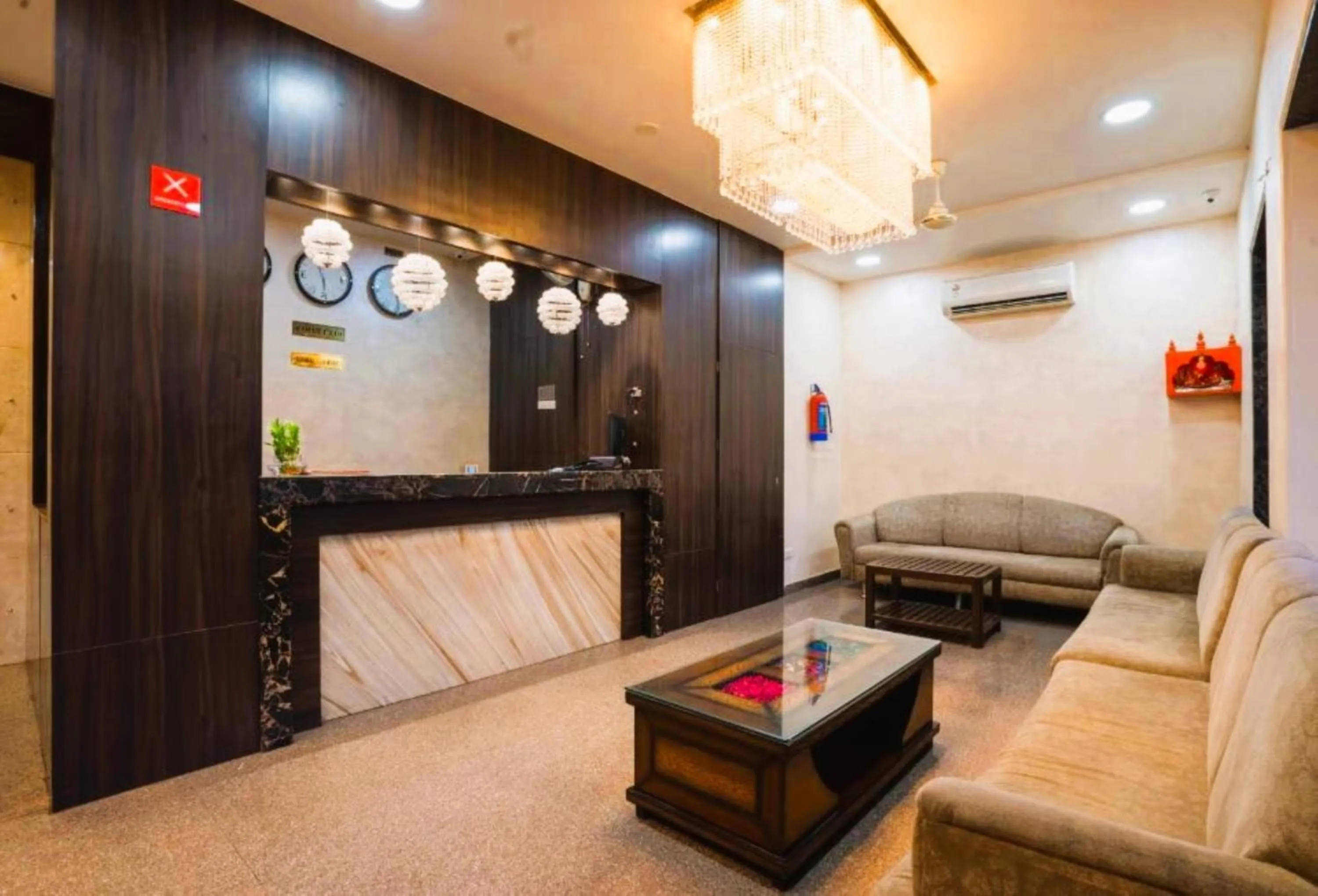 Lobby or reception in Hotel Manas Continental Gorakhpur