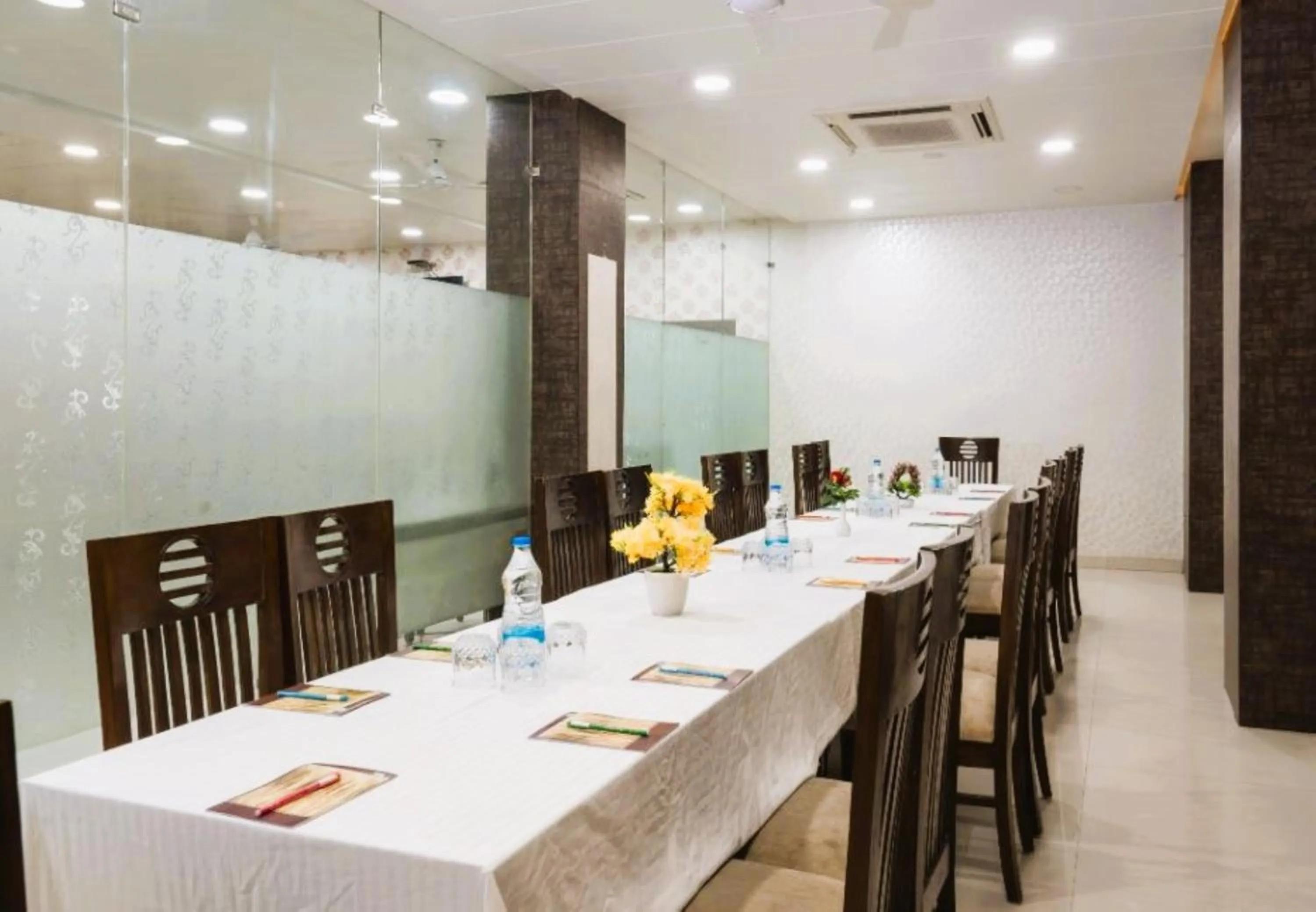 Meeting/conference room in Hotel Manas Continental Gorakhpur