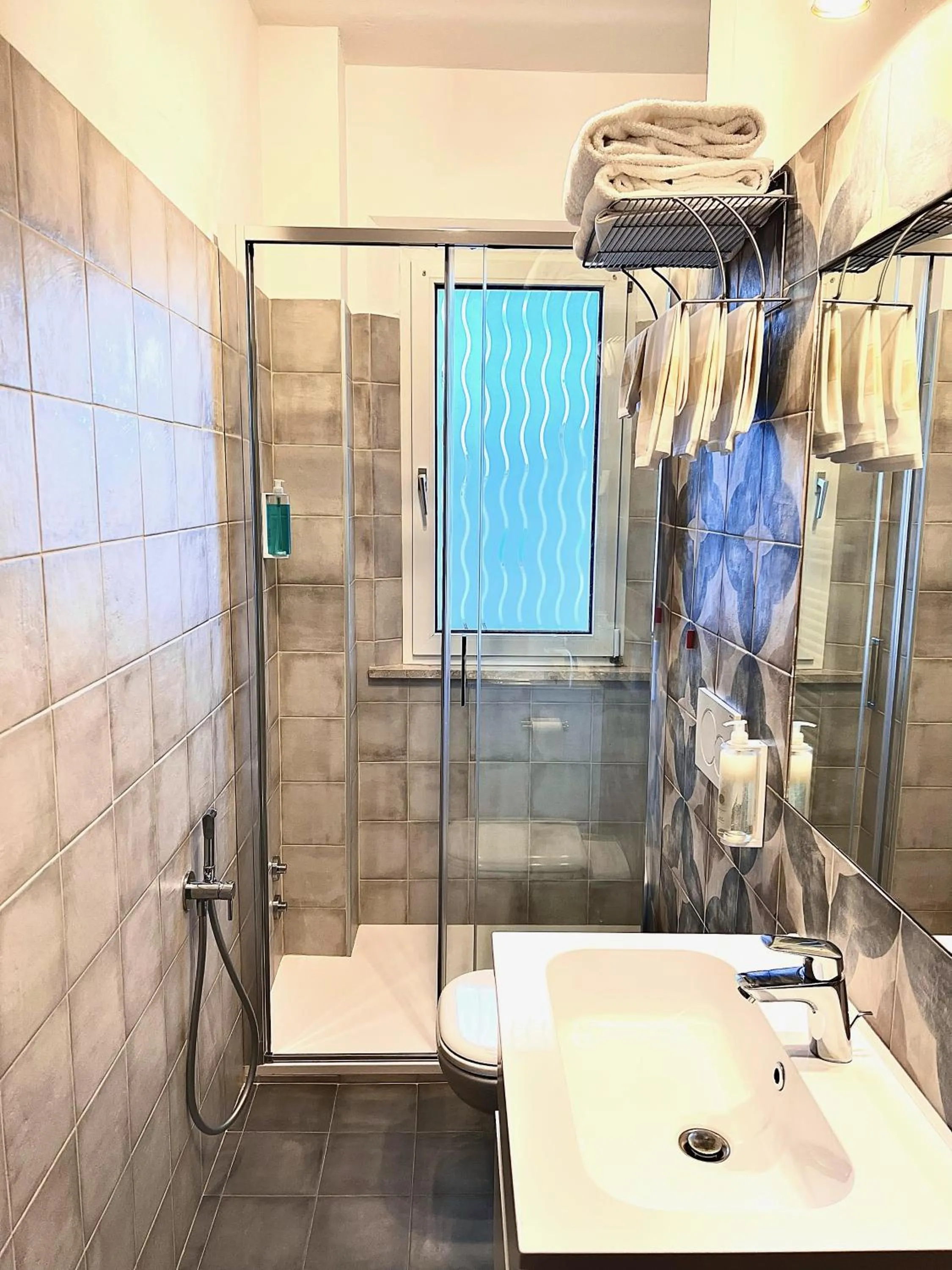 Shower in Albergo Di Murlo