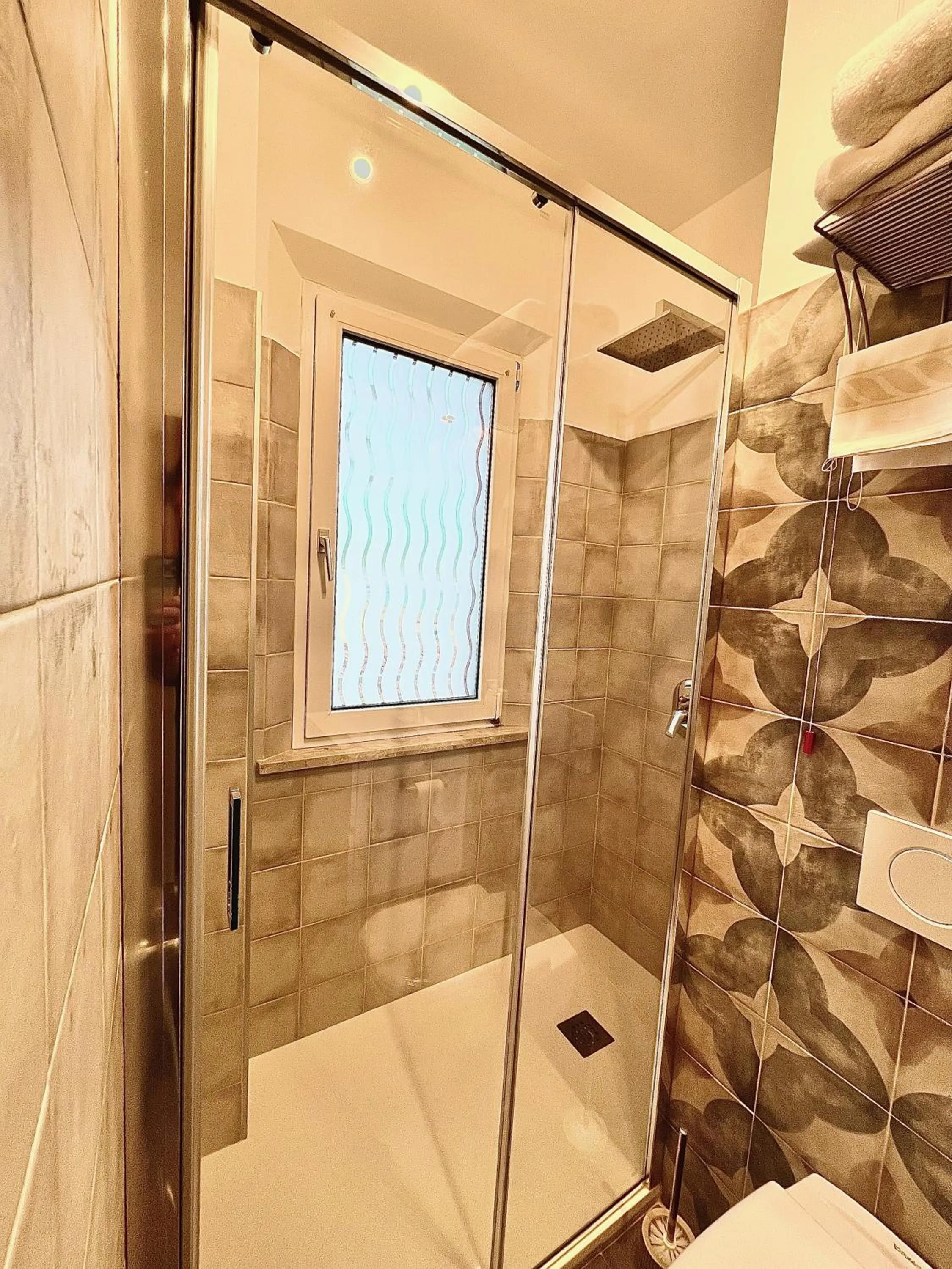 Shower in Albergo Di Murlo