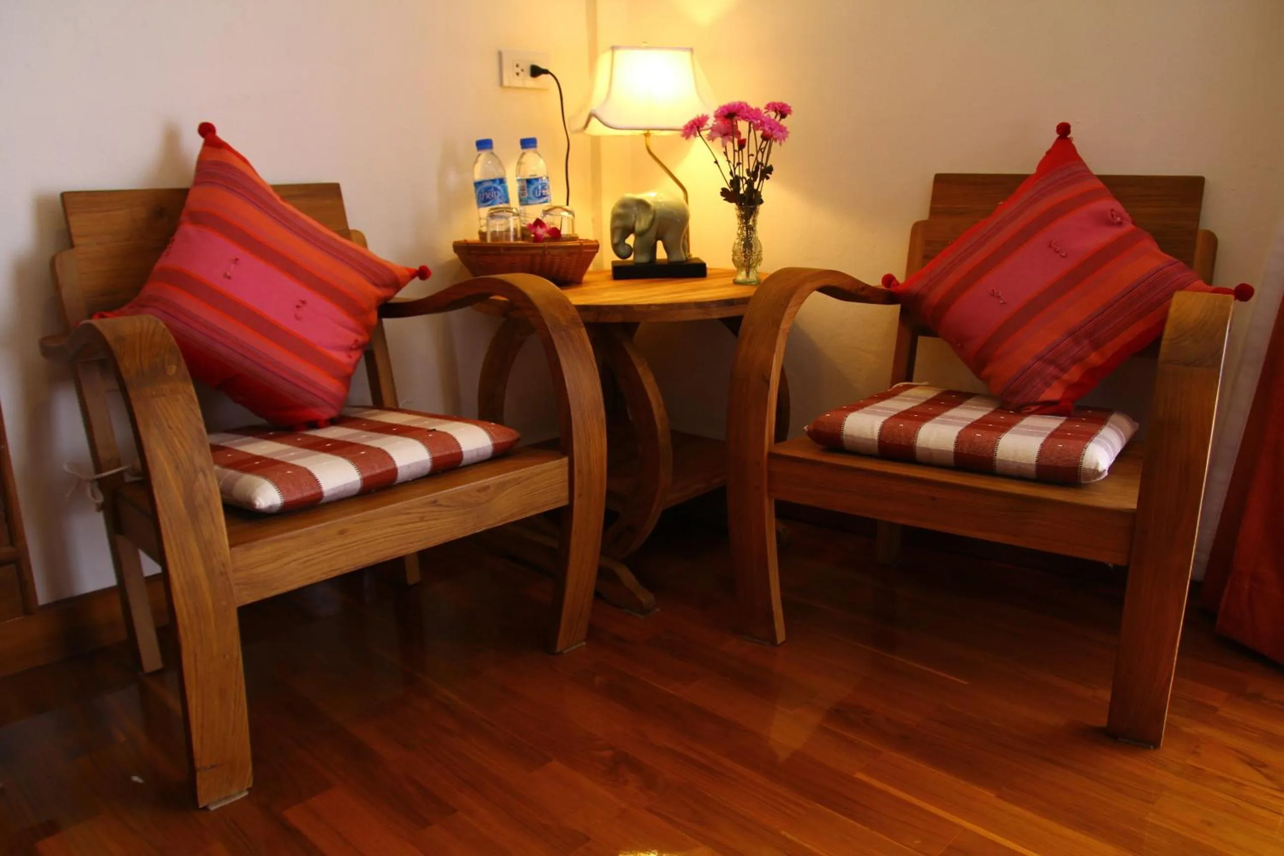 Photo of the whole room in Rustic River Boutique