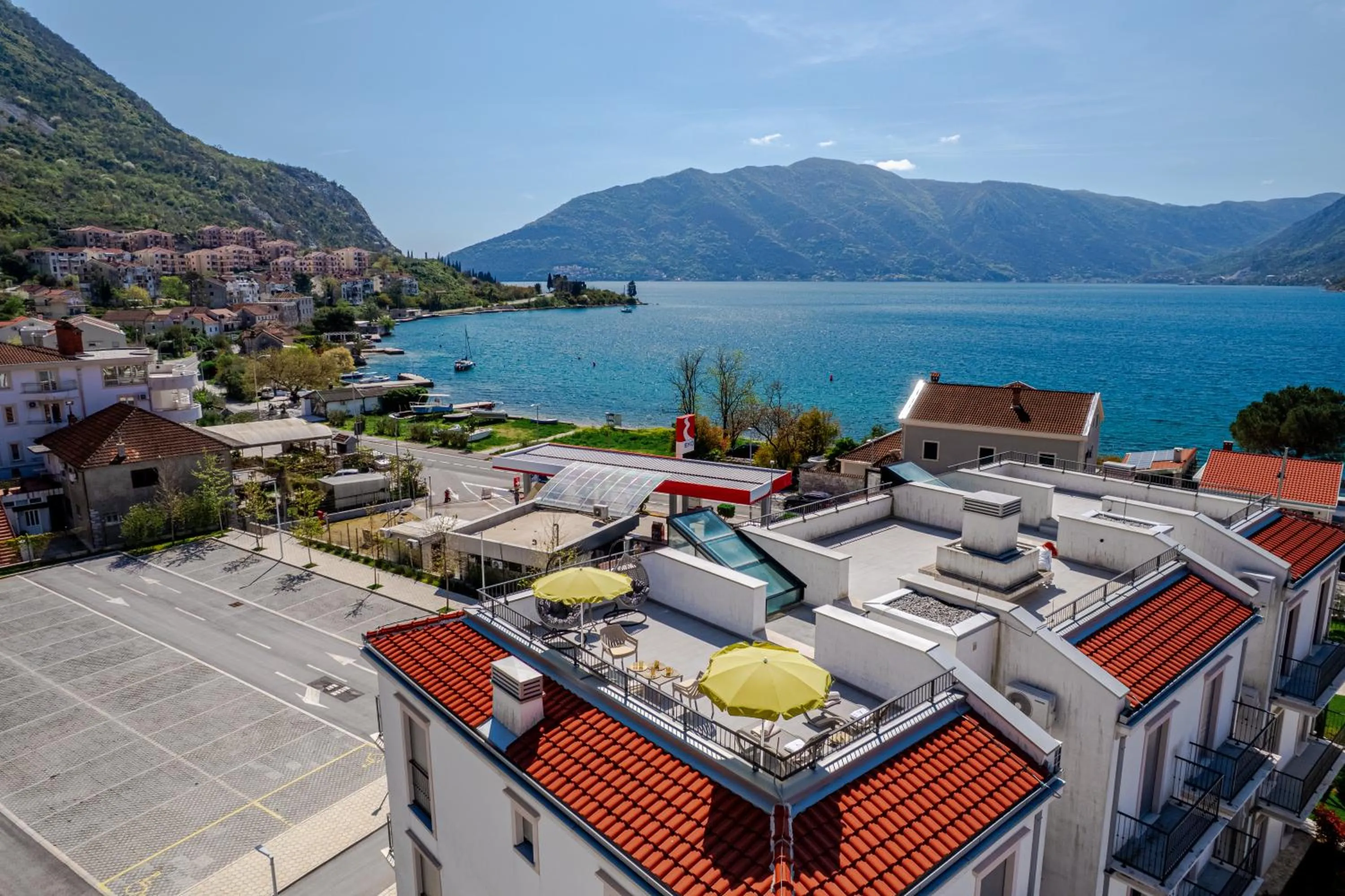 Property building in Risan Bay