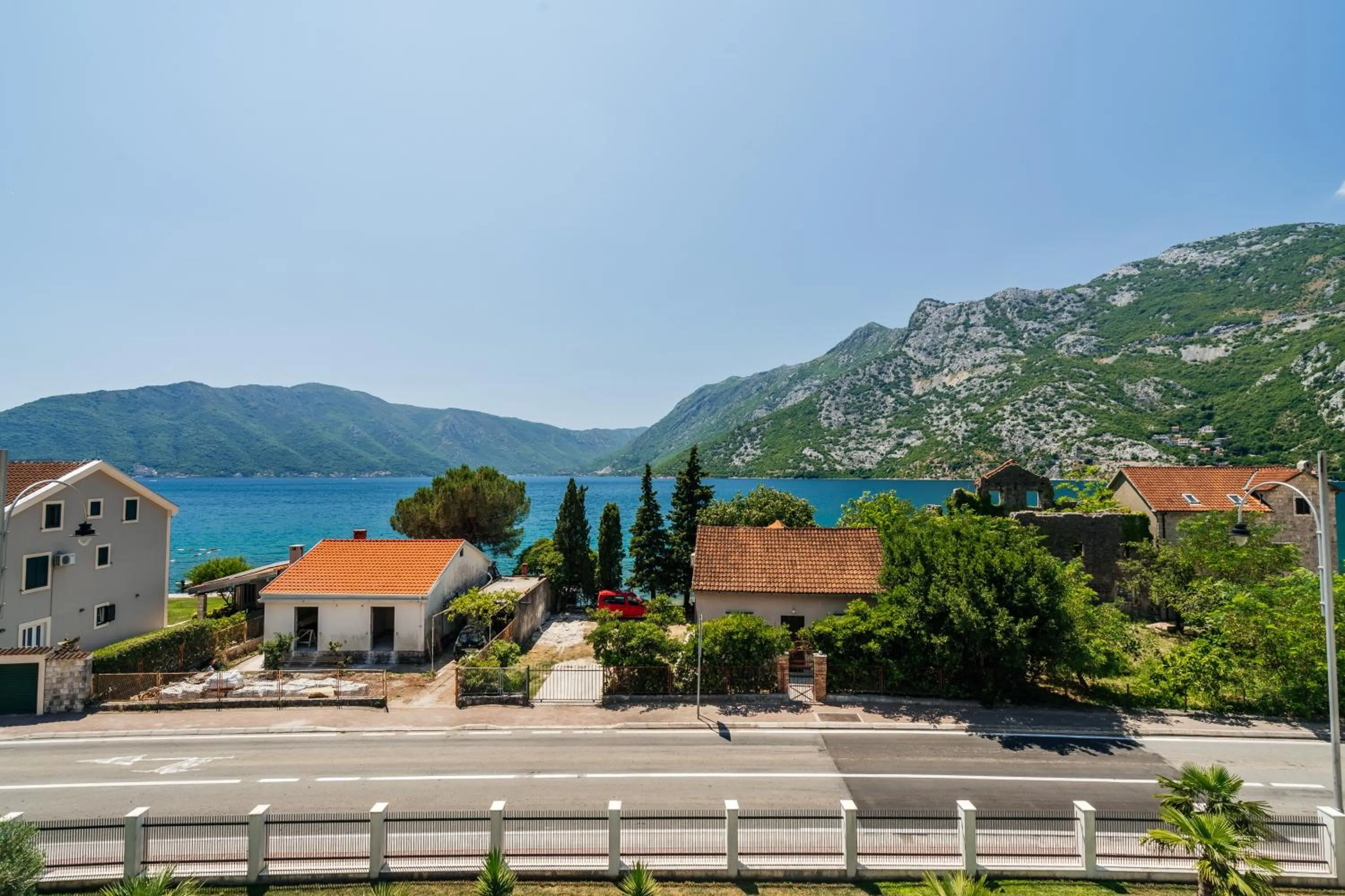 Neighbourhood in Risan Bay