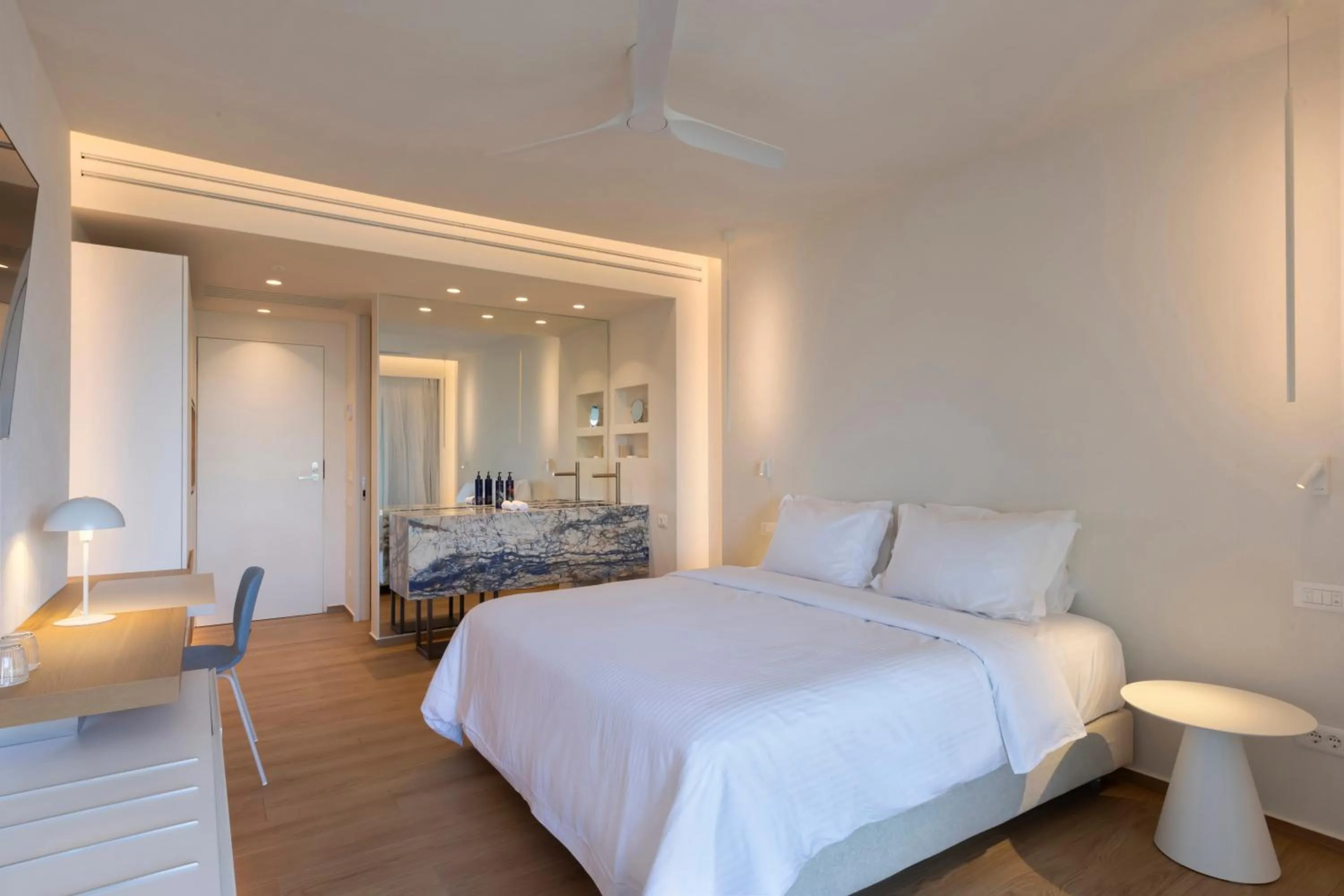 Bedroom, Bed in Mirage Chalkida City Resort