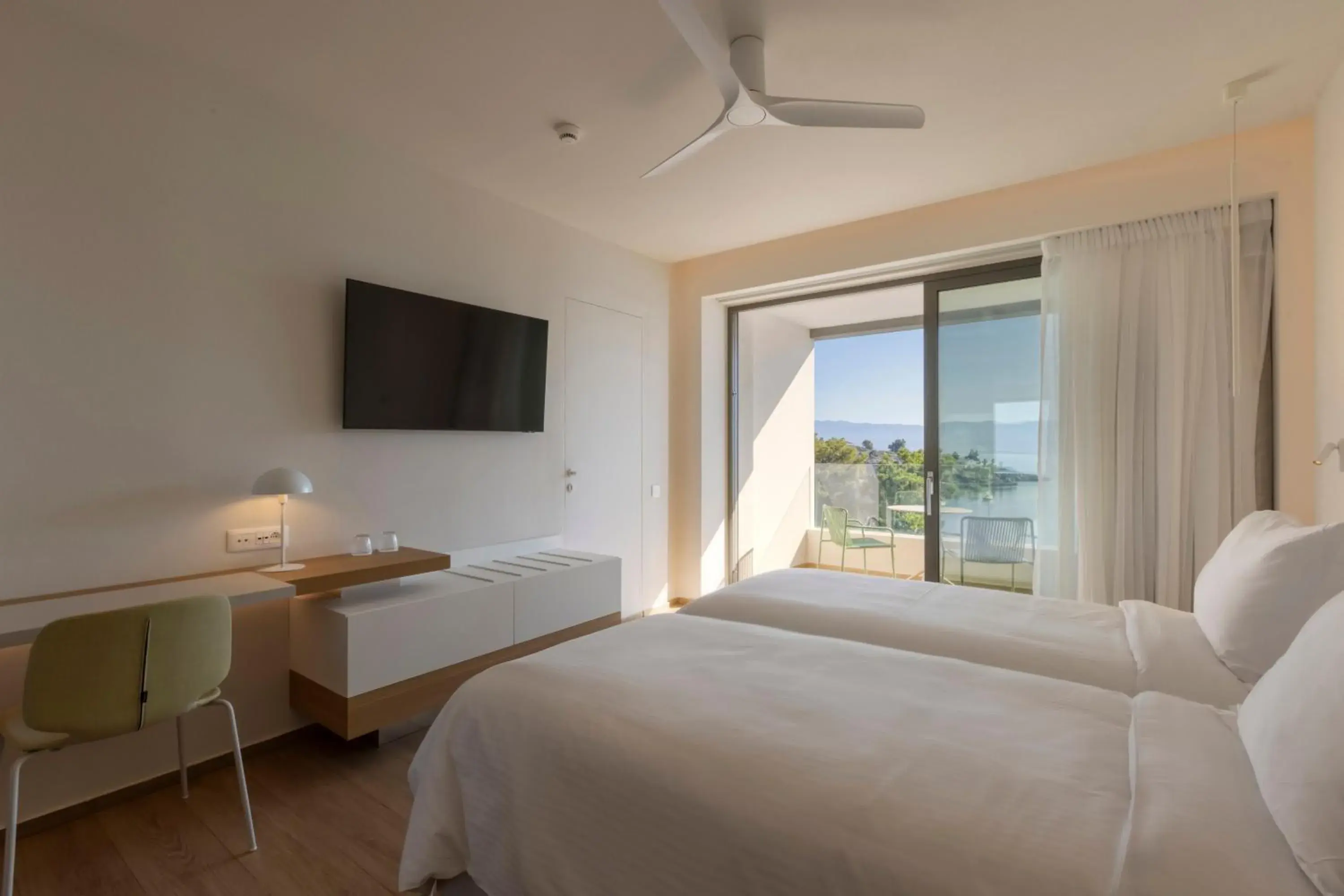 Superior Double or Twin Room with Sea View in Mirage Chalkida City Resort Superior Double or Twin Room with Sea View in Mirage Chalkida City Resort