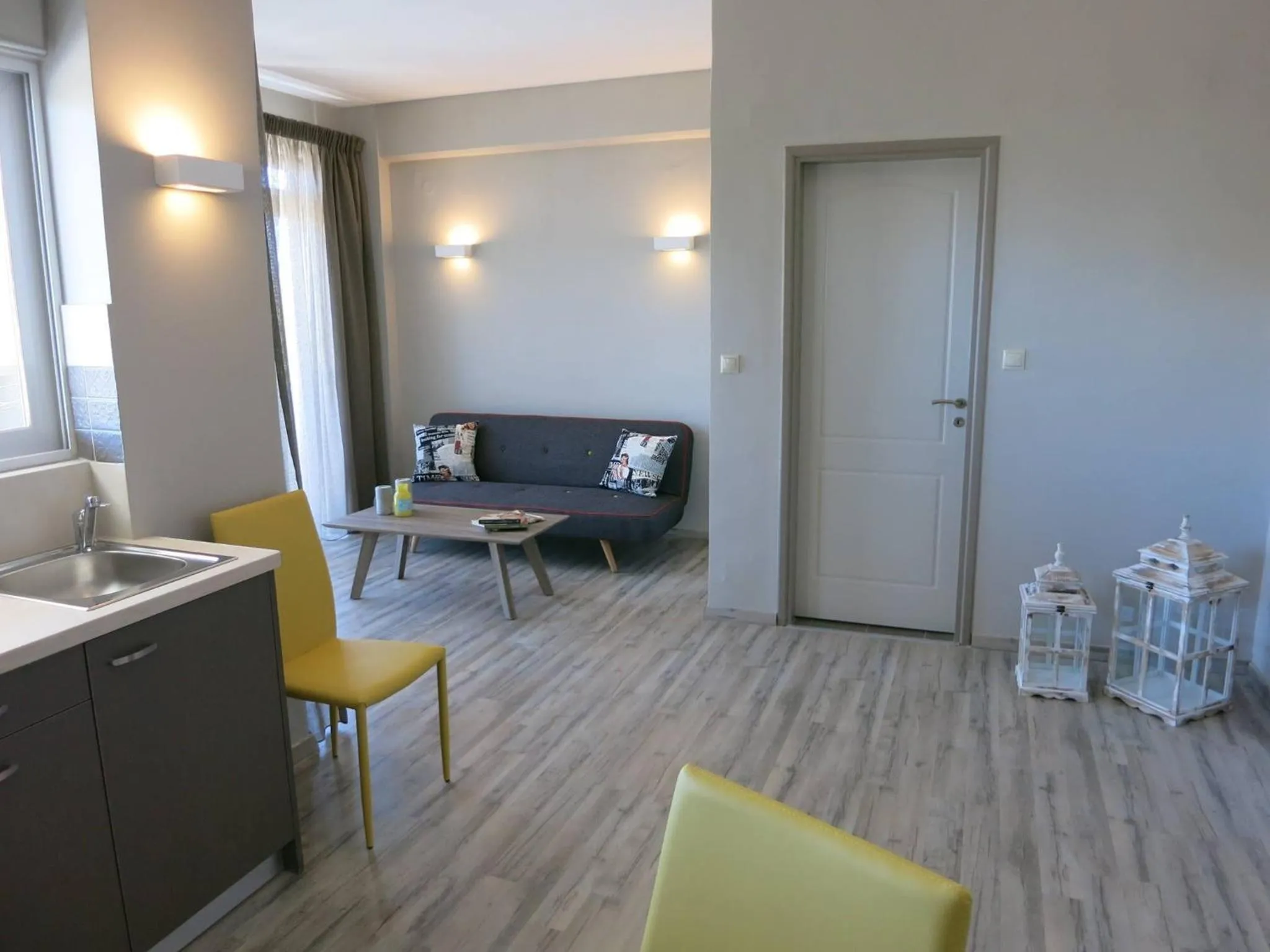 Seating area in Pantheon Aparthotel