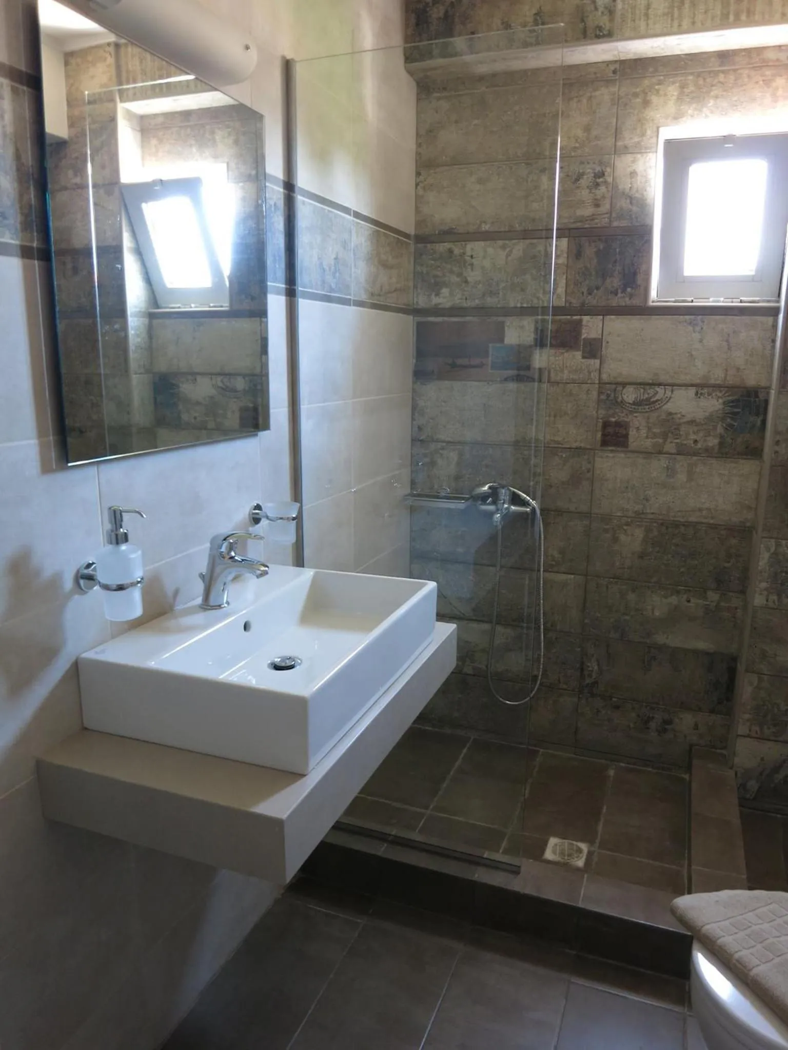 Day in Pantheon Aparthotel